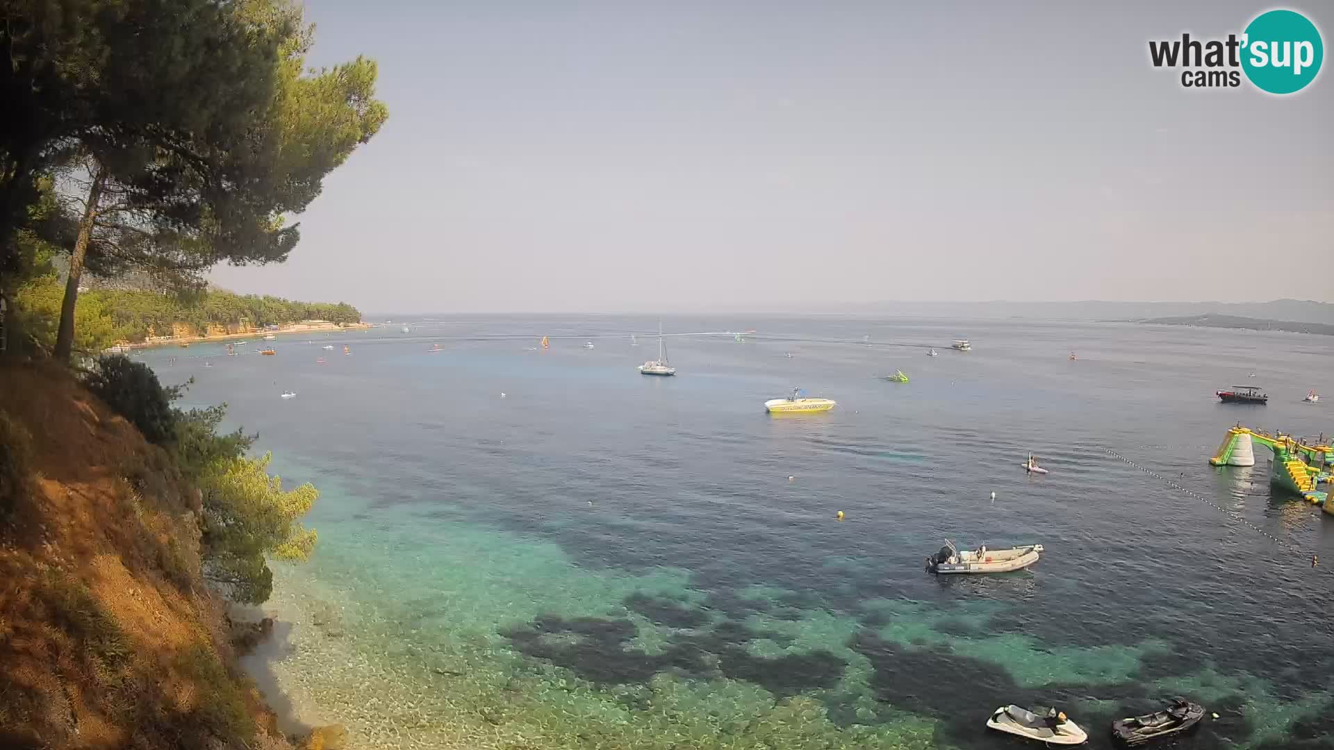 Spletna kamera Plaža Potočine Bol – Pogled v živo na plažo Borak, otok Brač