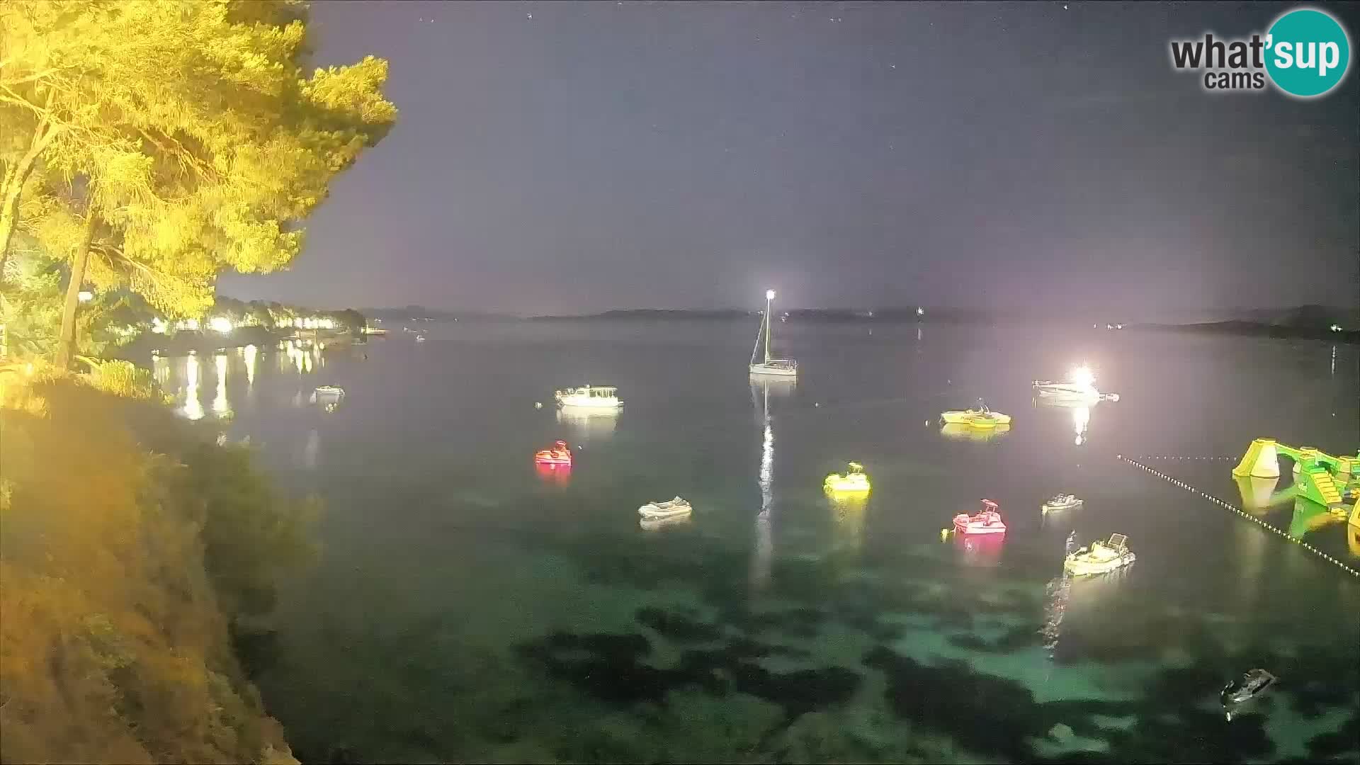 Webcam Spiaggia Potočine Bol – Vista live sulla spiaggia Borak, Isola di Brač