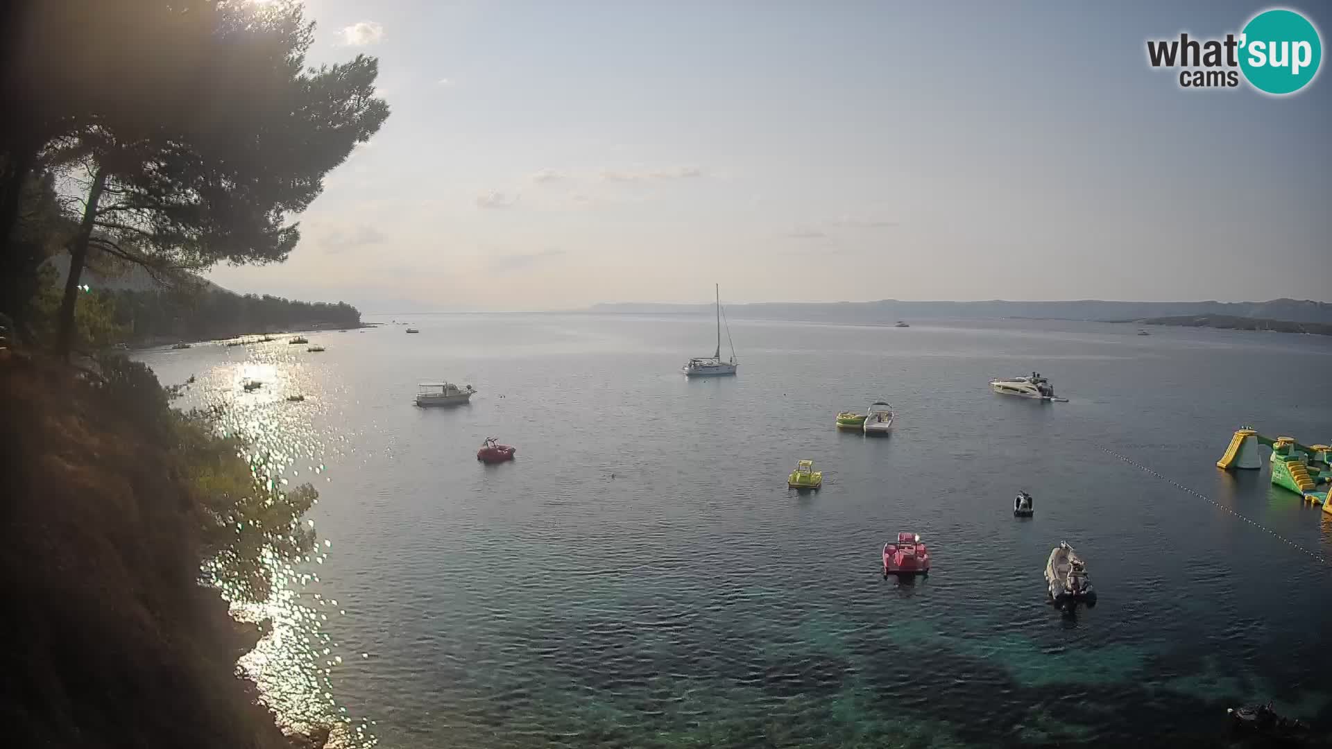 Spletna kamera Plaža Potočine Bol – Pogled v živo na plažo Borak, otok Brač
