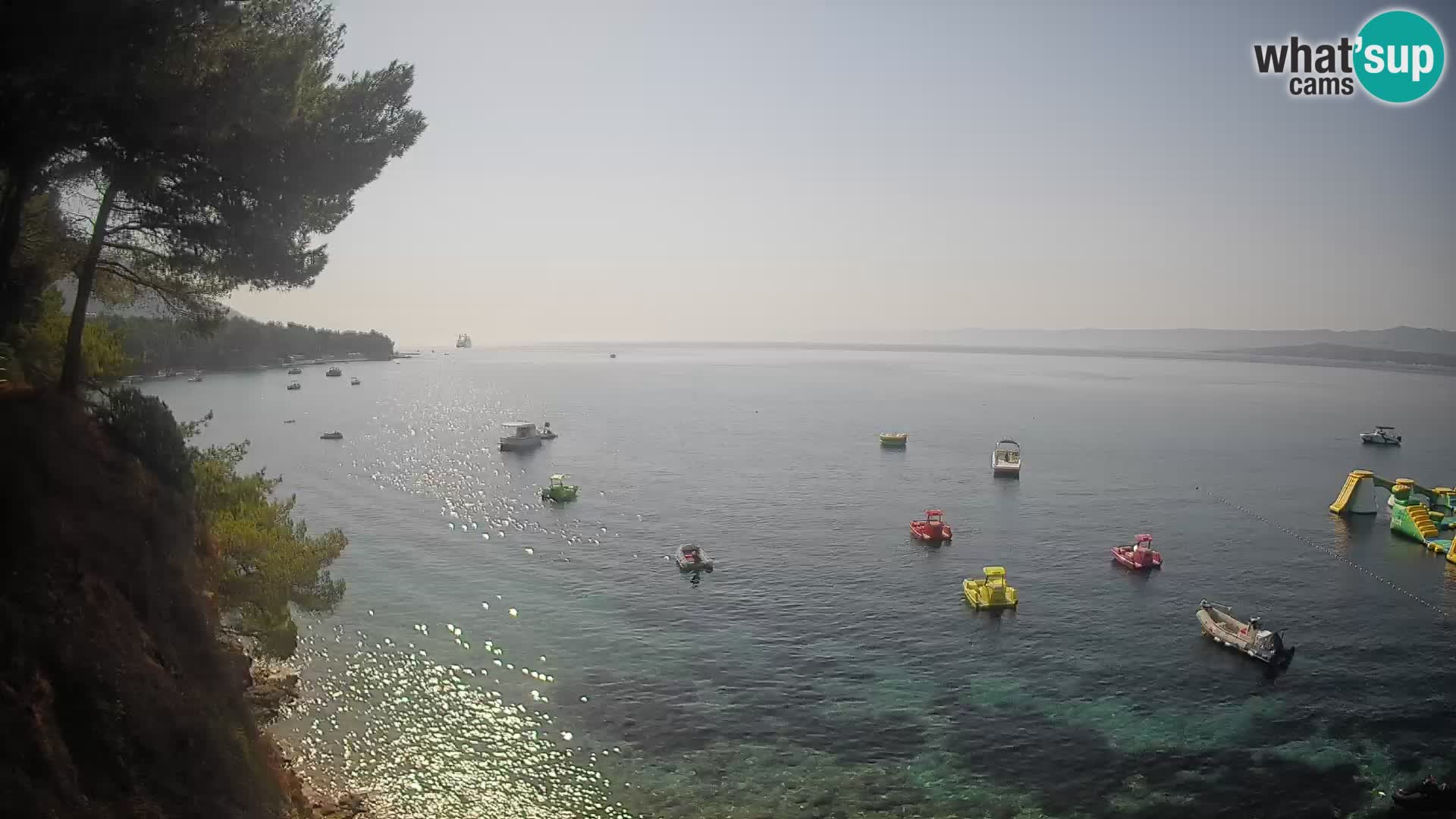 Spletna kamera Plaža Potočine Bol – Pogled v živo na plažo Borak, otok Brač