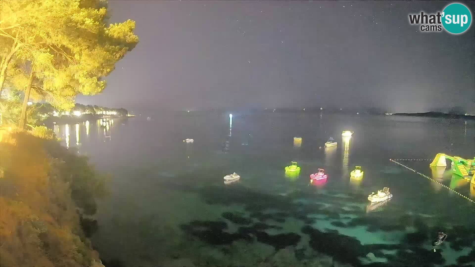 Webcam Spiaggia Potočine Bol – Vista live sulla spiaggia Borak, Isola di Brač