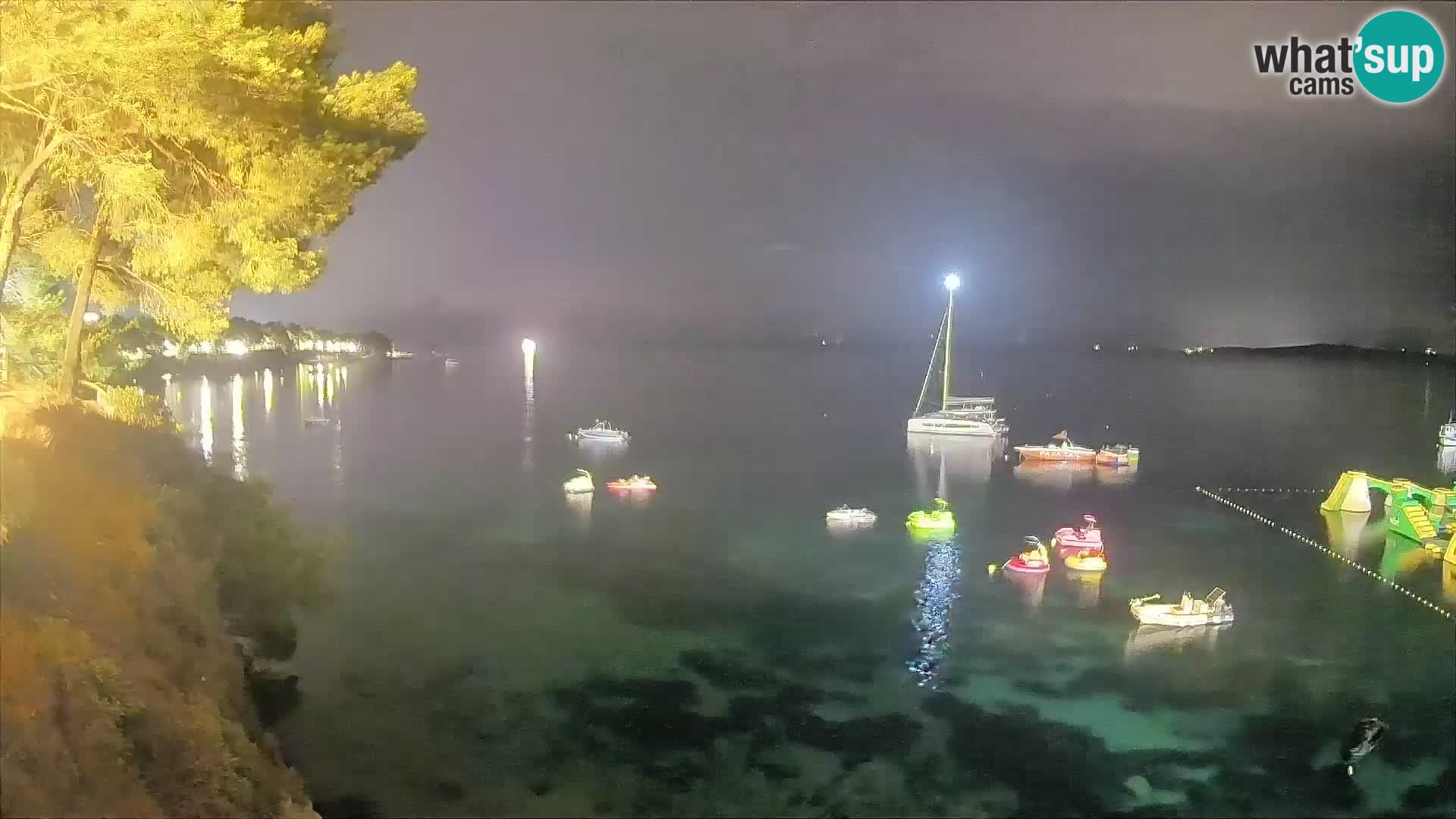 Web kamera Potočine Bol – Pogled uživo na plažu Borak, otok Brač