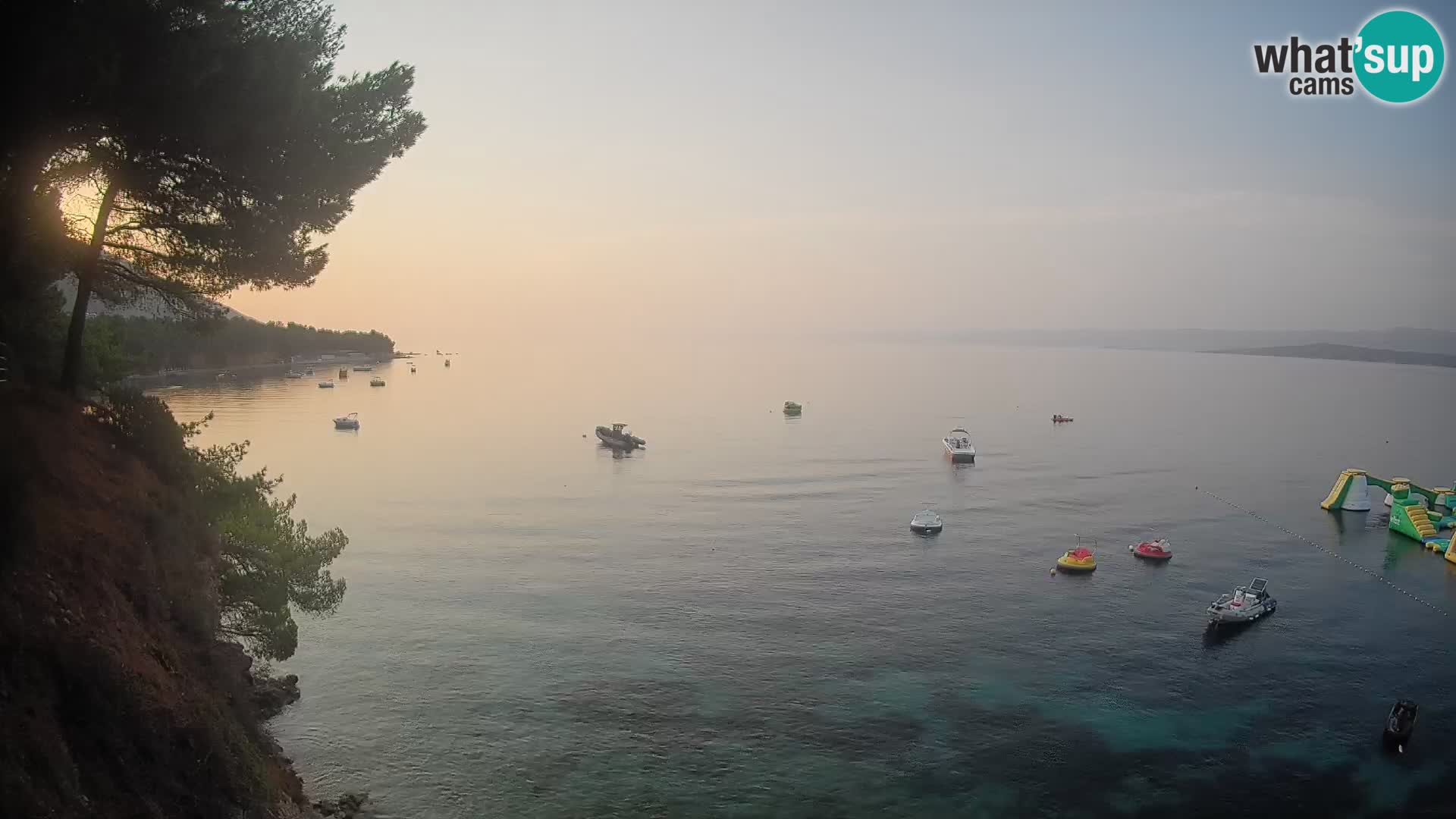 Spletna kamera Plaža Potočine Bol – Pogled v živo na plažo Borak, otok Brač