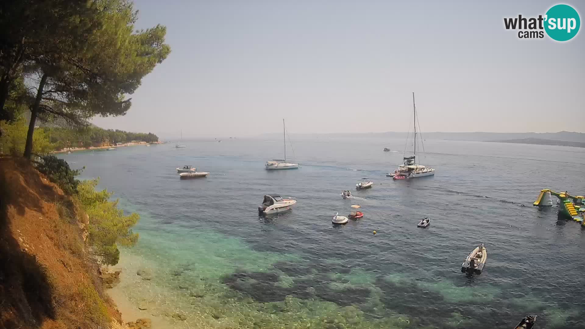 Spletna kamera Plaža Potočine Bol – Pogled v živo na plažo Borak, otok Brač