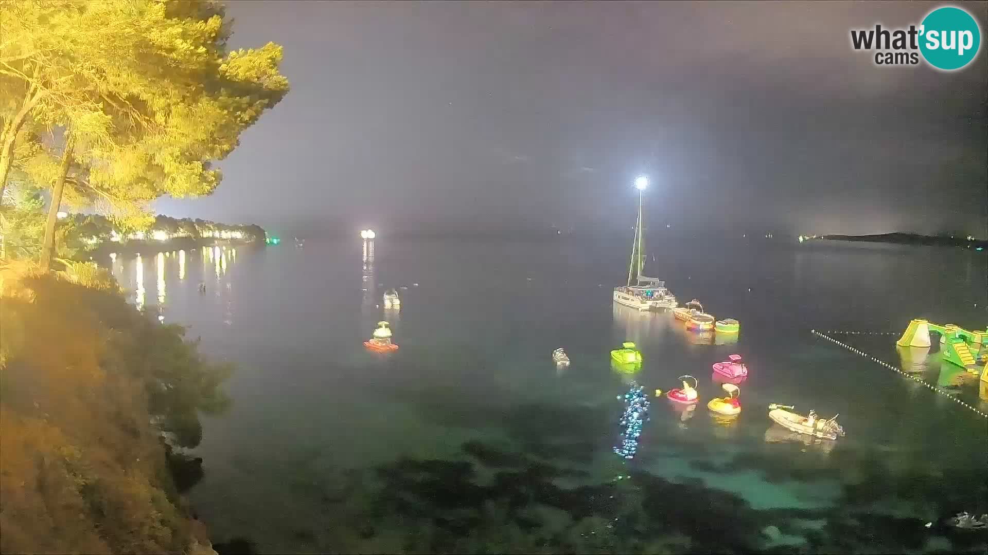 Webcam Spiaggia Potočine Bol – Vista live sulla spiaggia Borak, Isola di Brač