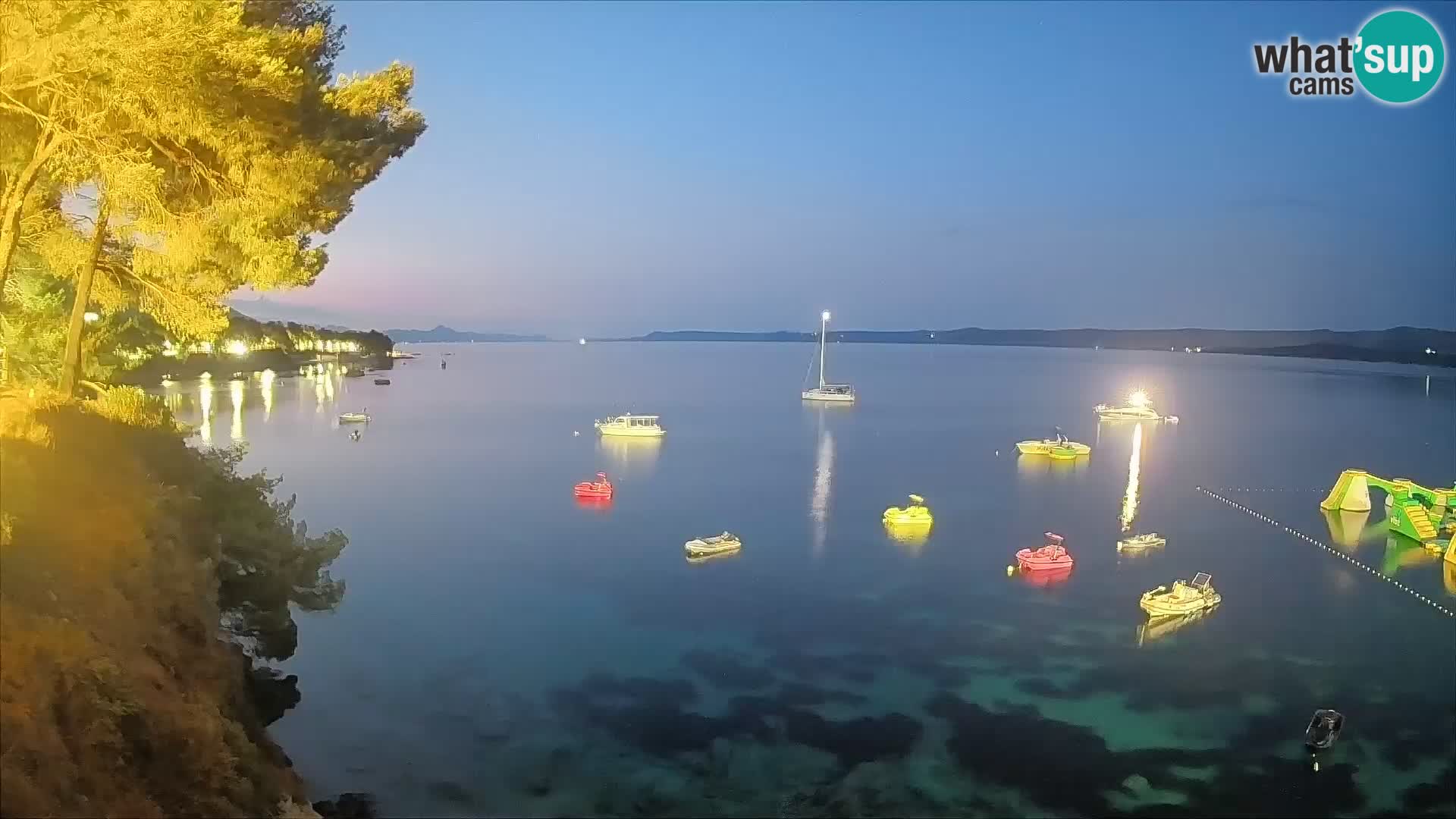 Web kamera Potočine Bol – Pogled uživo na plažu Borak, otok Brač