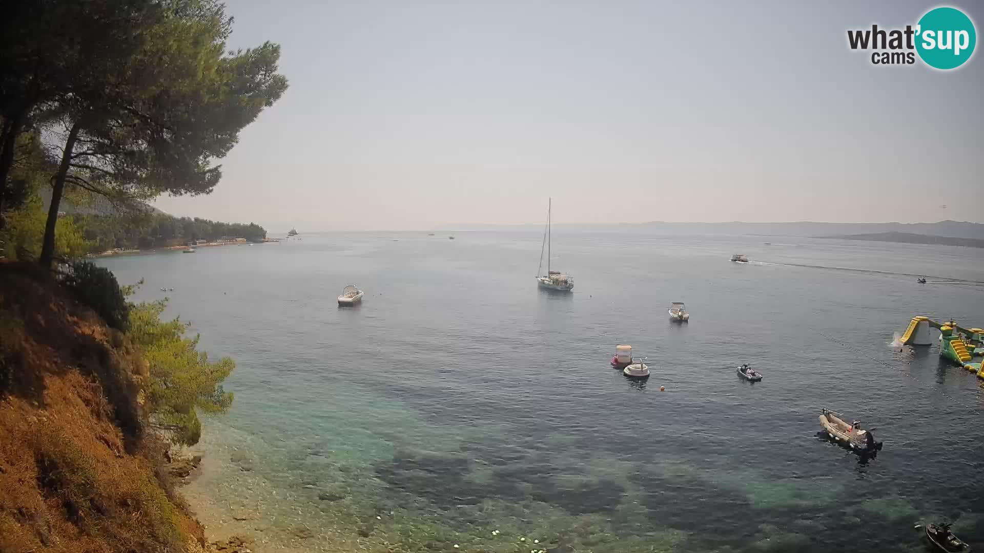 Spletna kamera Plaža Potočine Bol – Pogled v živo na plažo Borak, otok Brač