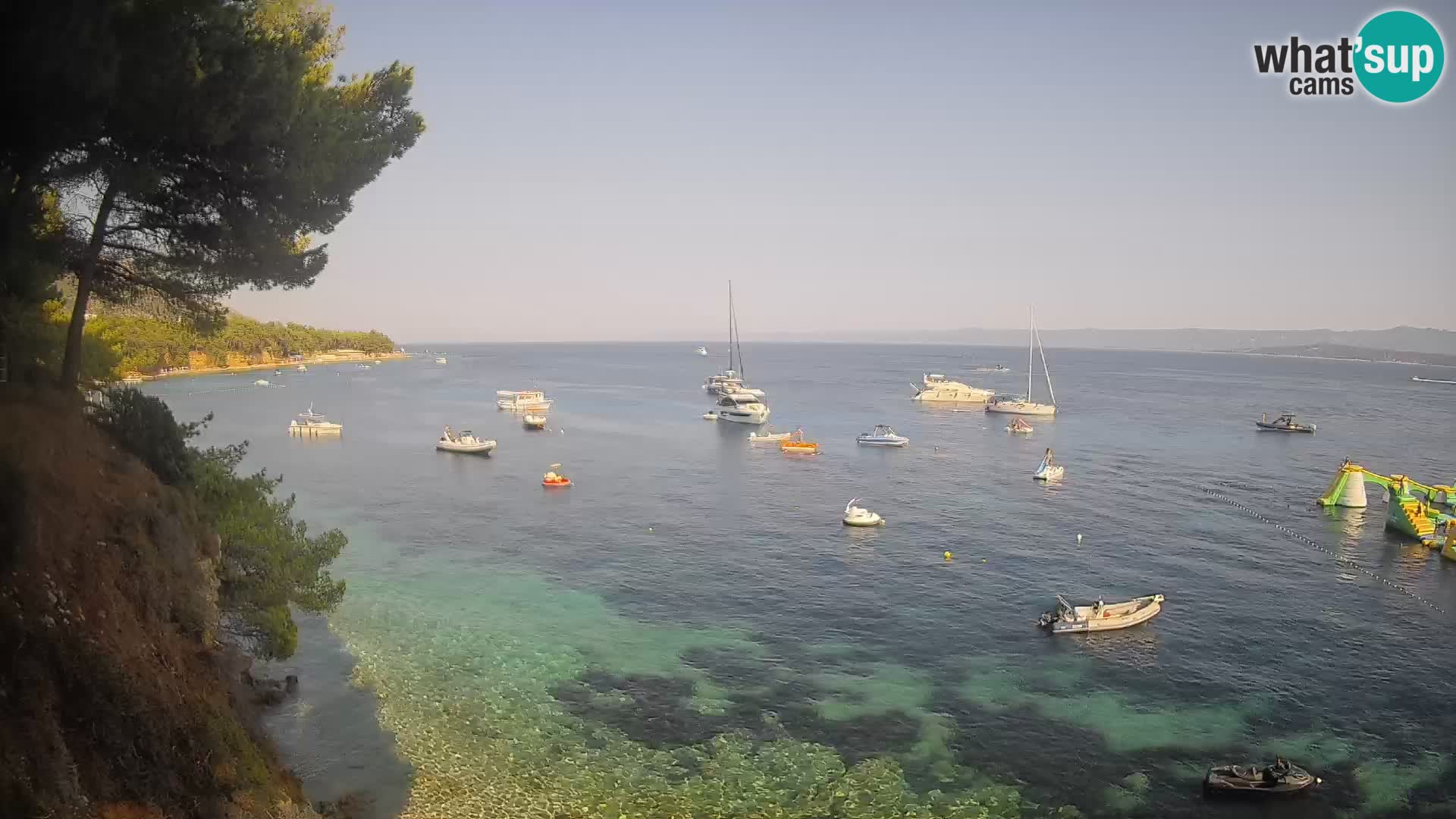 Spletna kamera Plaža Potočine Bol – Pogled v živo na plažo Borak, otok Brač