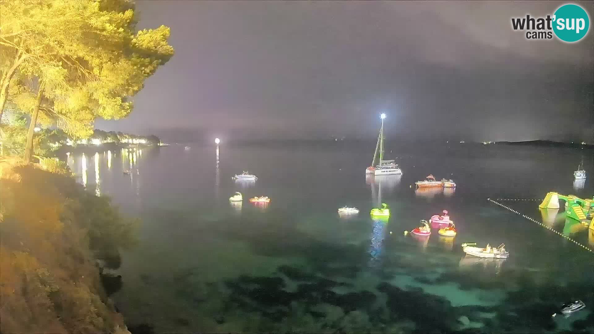 Webcam Spiaggia Potočine Bol – Vista live sulla spiaggia Borak, Isola di Brač