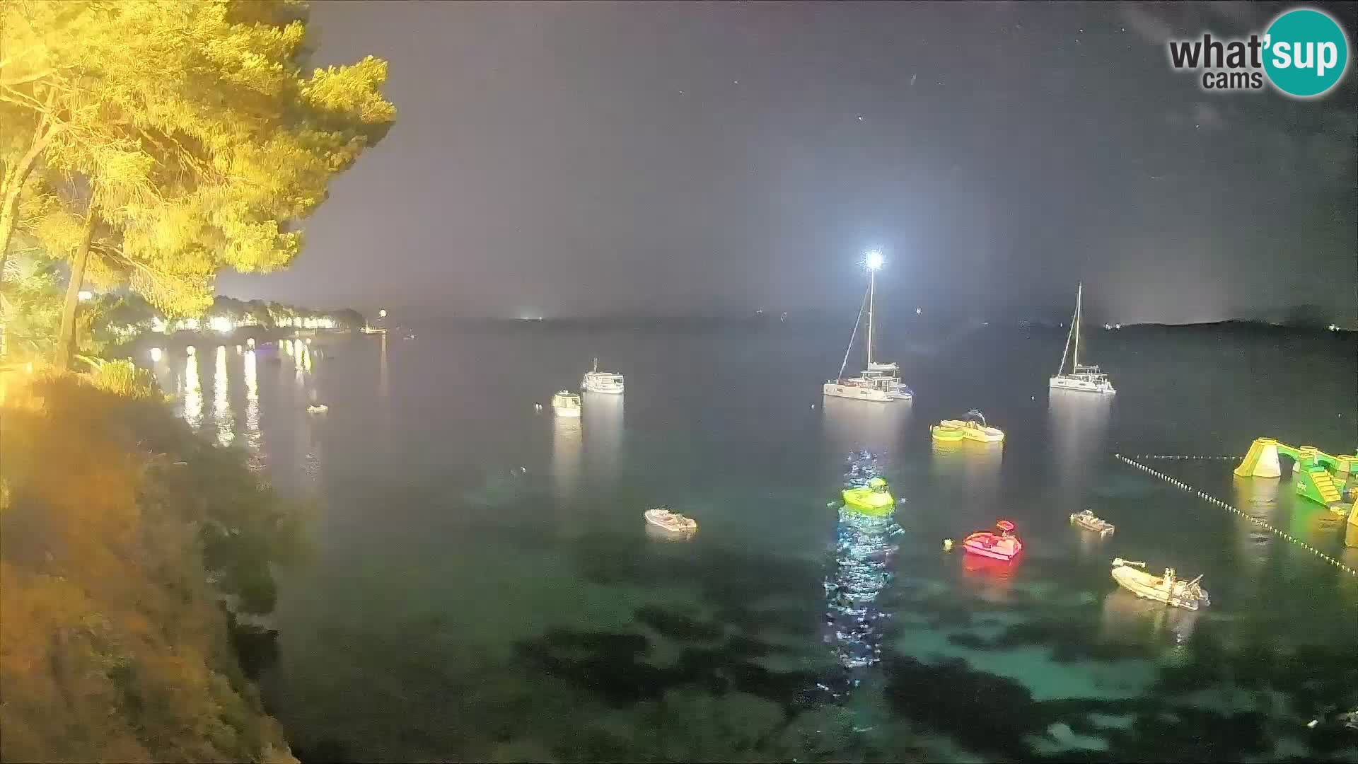 Webcam Spiaggia Potočine Bol – Vista live sulla spiaggia Borak, Isola di Brač