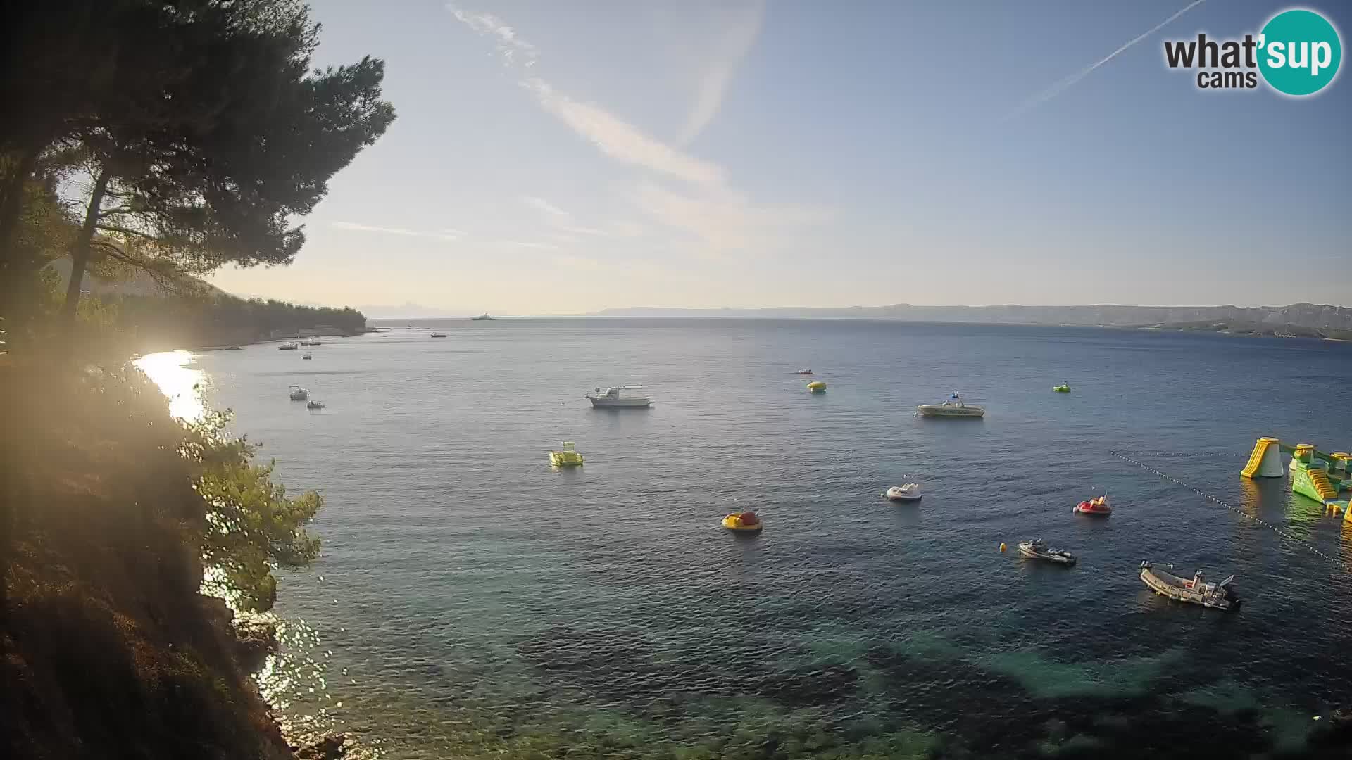 Spletna kamera Plaža Potočine Bol – Pogled v živo na plažo Borak, otok Brač