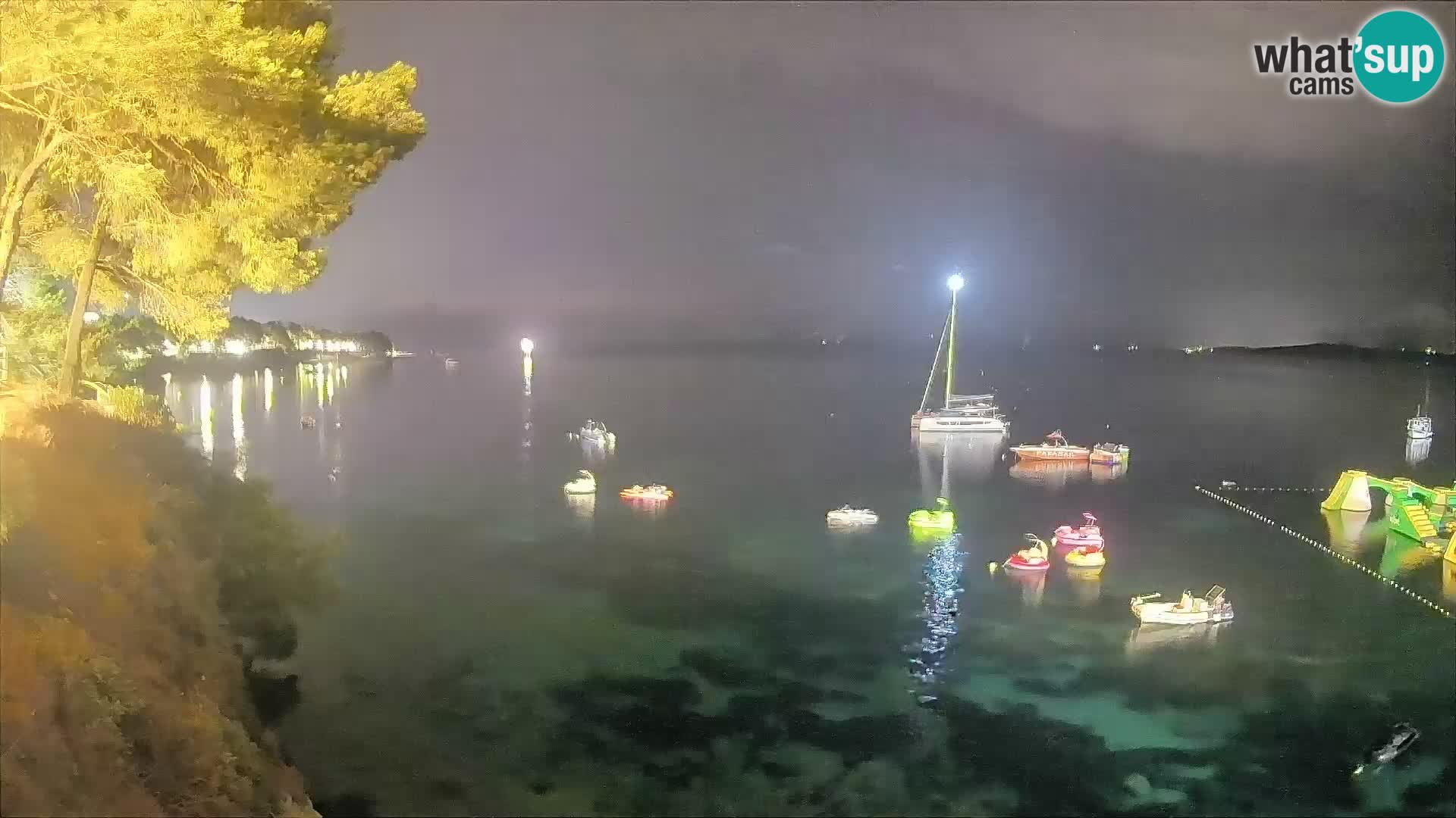Webcam Spiaggia Potočine Bol – Vista live sulla spiaggia Borak, Isola di Brač