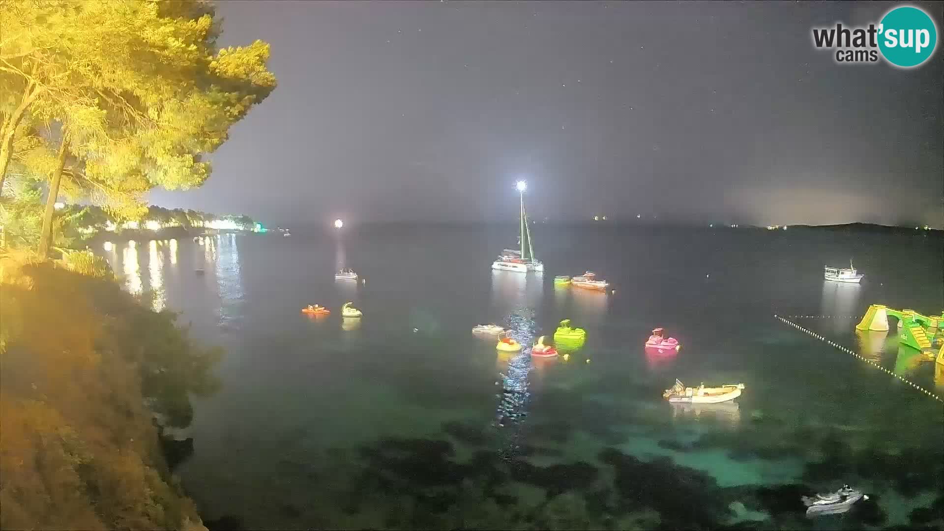 Web kamera Potočine Bol – Pogled uživo na plažu Borak, otok Brač