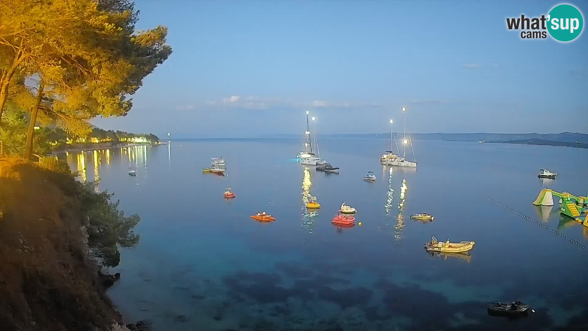 Spletna kamera Plaža Potočine Bol – Pogled v živo na plažo Borak, otok Brač