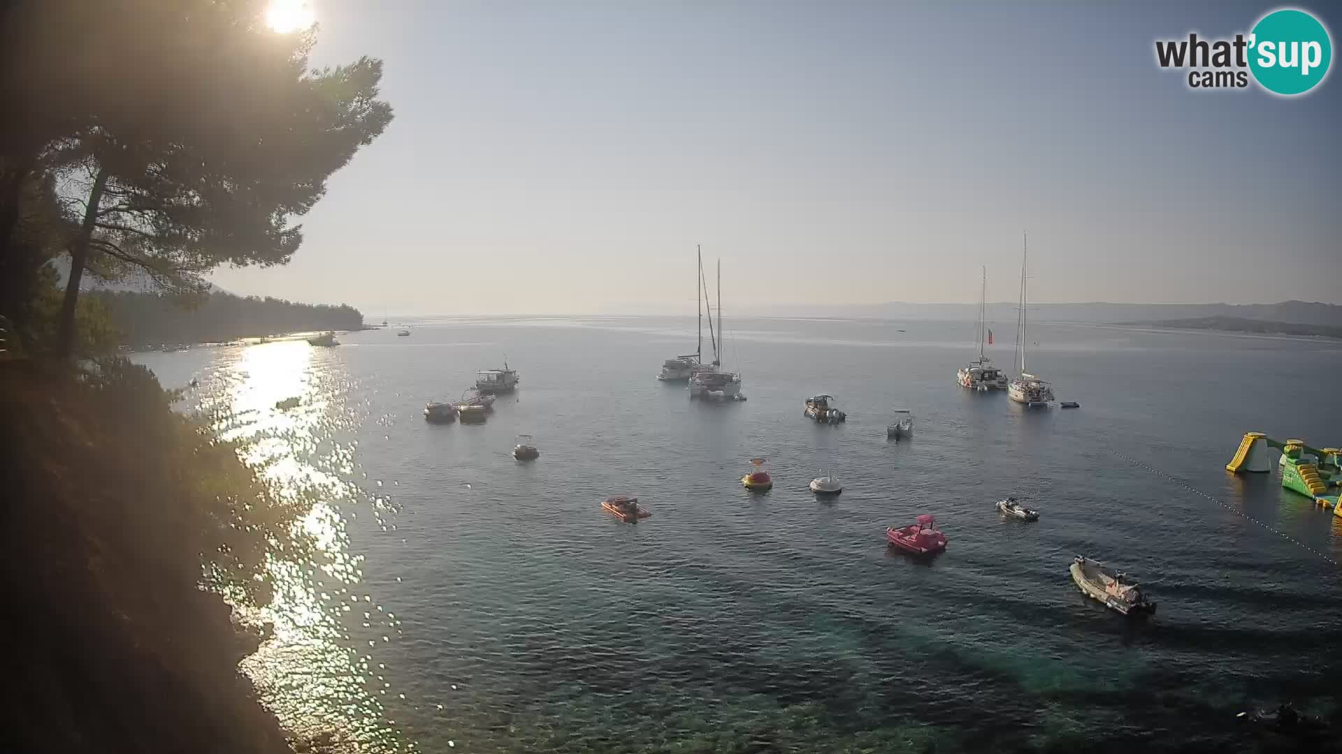 Spletna kamera Plaža Potočine Bol – Pogled v živo na plažo Borak, otok Brač
