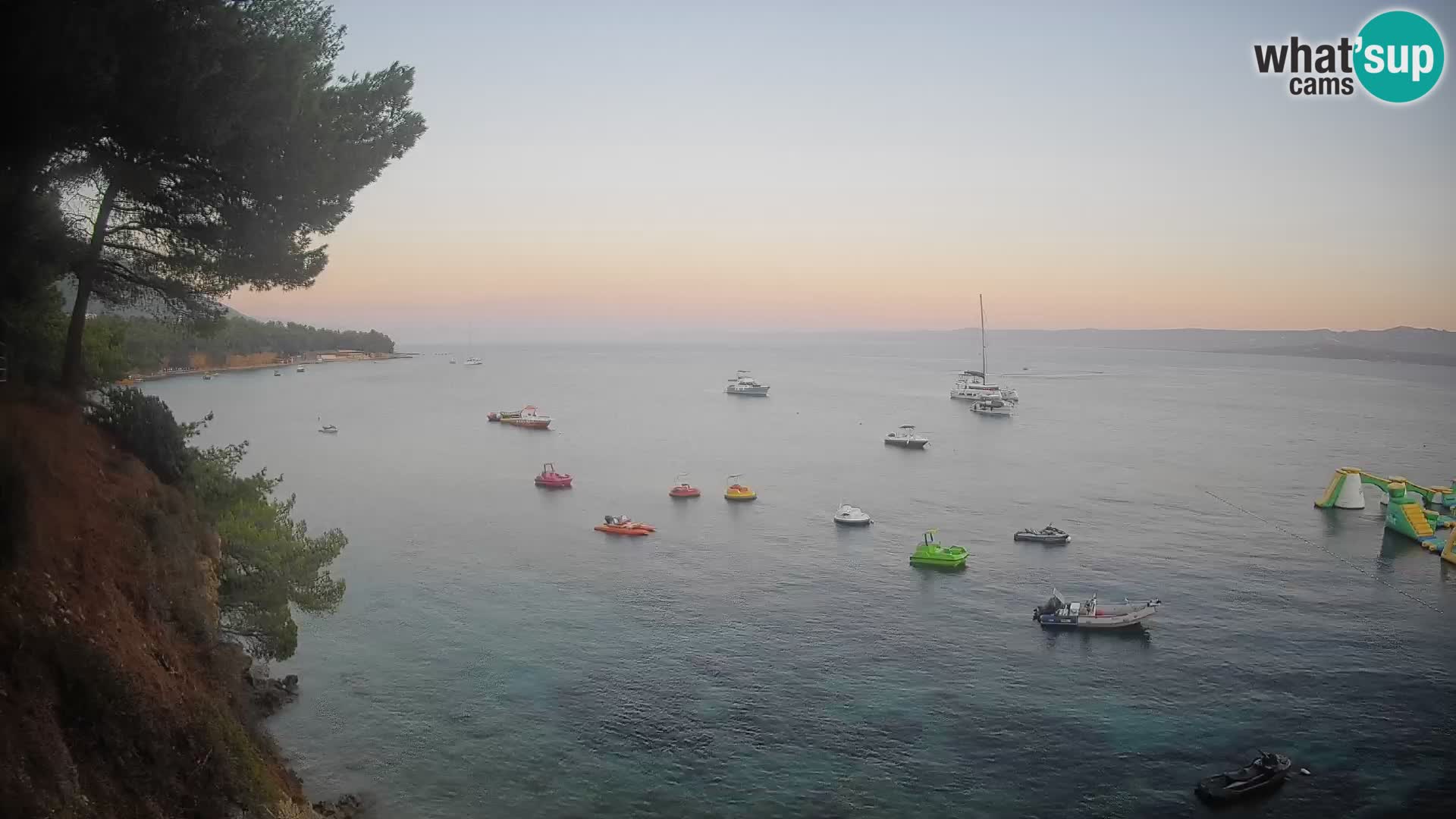 Spletna kamera Plaža Potočine Bol – Pogled v živo na plažo Borak, otok Brač