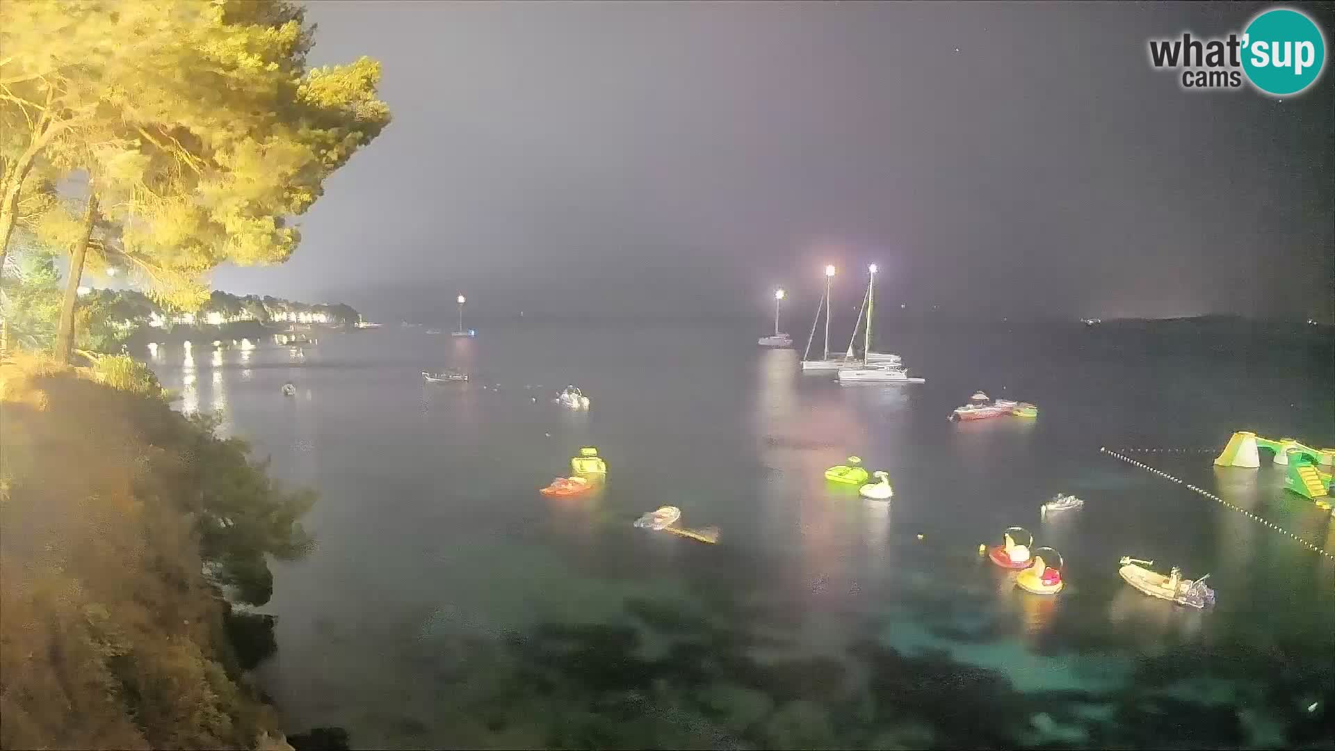 Webcam Spiaggia Potočine Bol – Vista live sulla spiaggia Borak, Isola di Brač