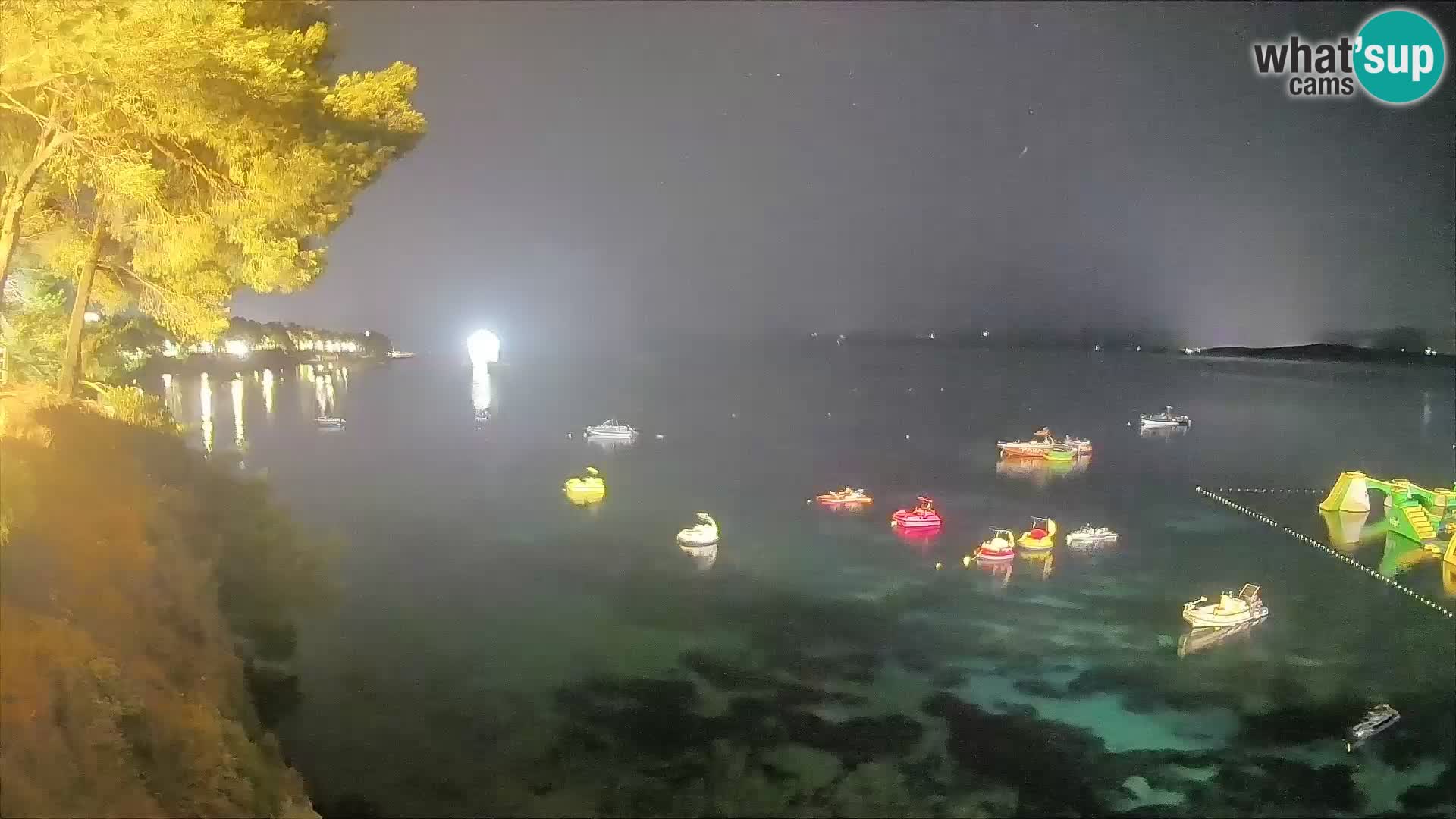 Webcam Spiaggia Potočine Bol – Vista live sulla spiaggia Borak, Isola di Brač