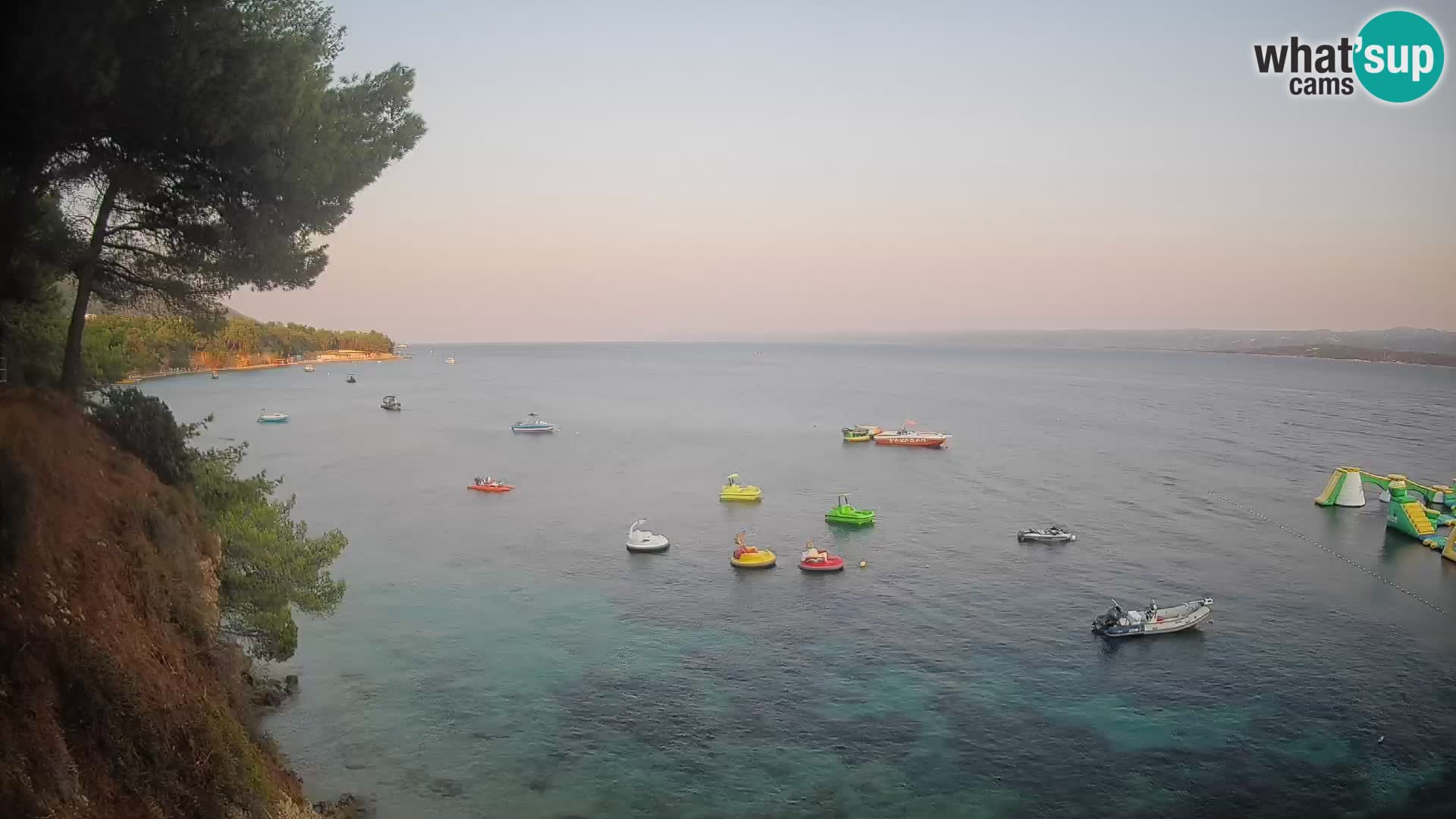 Spletna kamera Plaža Potočine Bol – Pogled v živo na plažo Borak, otok Brač