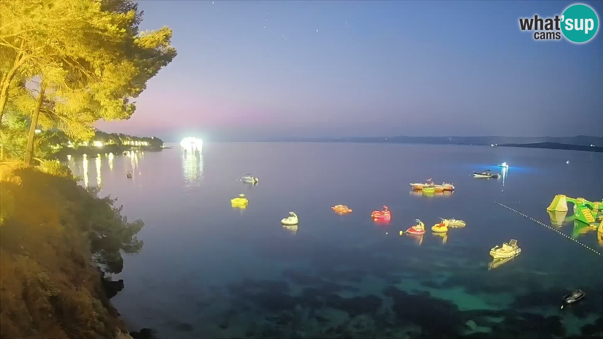 Spletna kamera Plaža Potočine Bol – Pogled v živo na plažo Borak, otok Brač