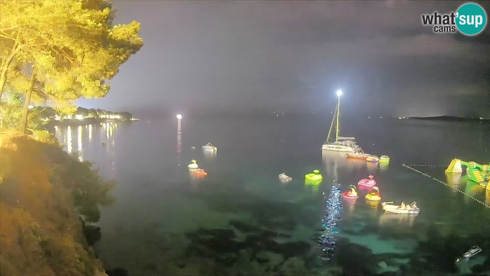 Web kamera Potočine Bol – Pogled uživo na plažu Borak, otok Brač