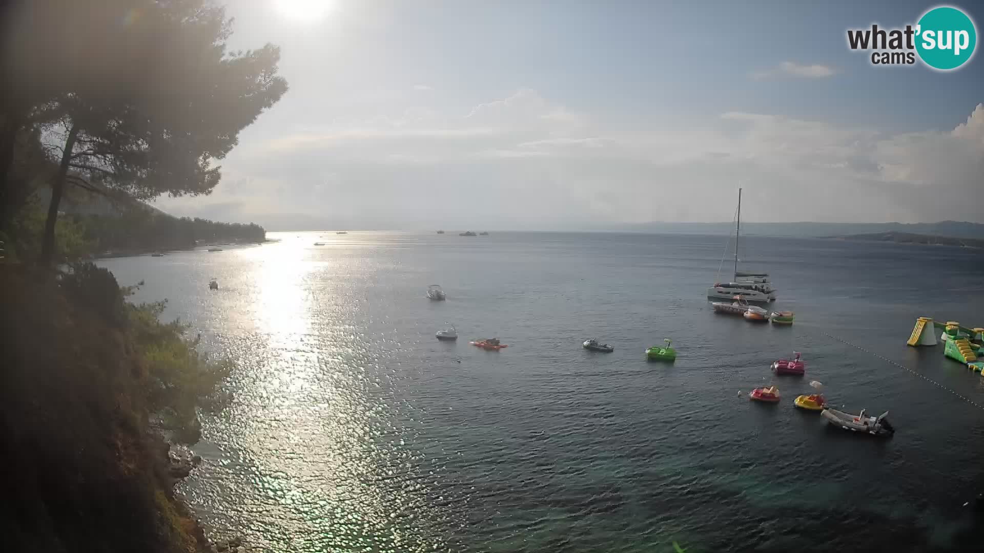 Spletna kamera Plaža Potočine Bol – Pogled v živo na plažo Borak, otok Brač