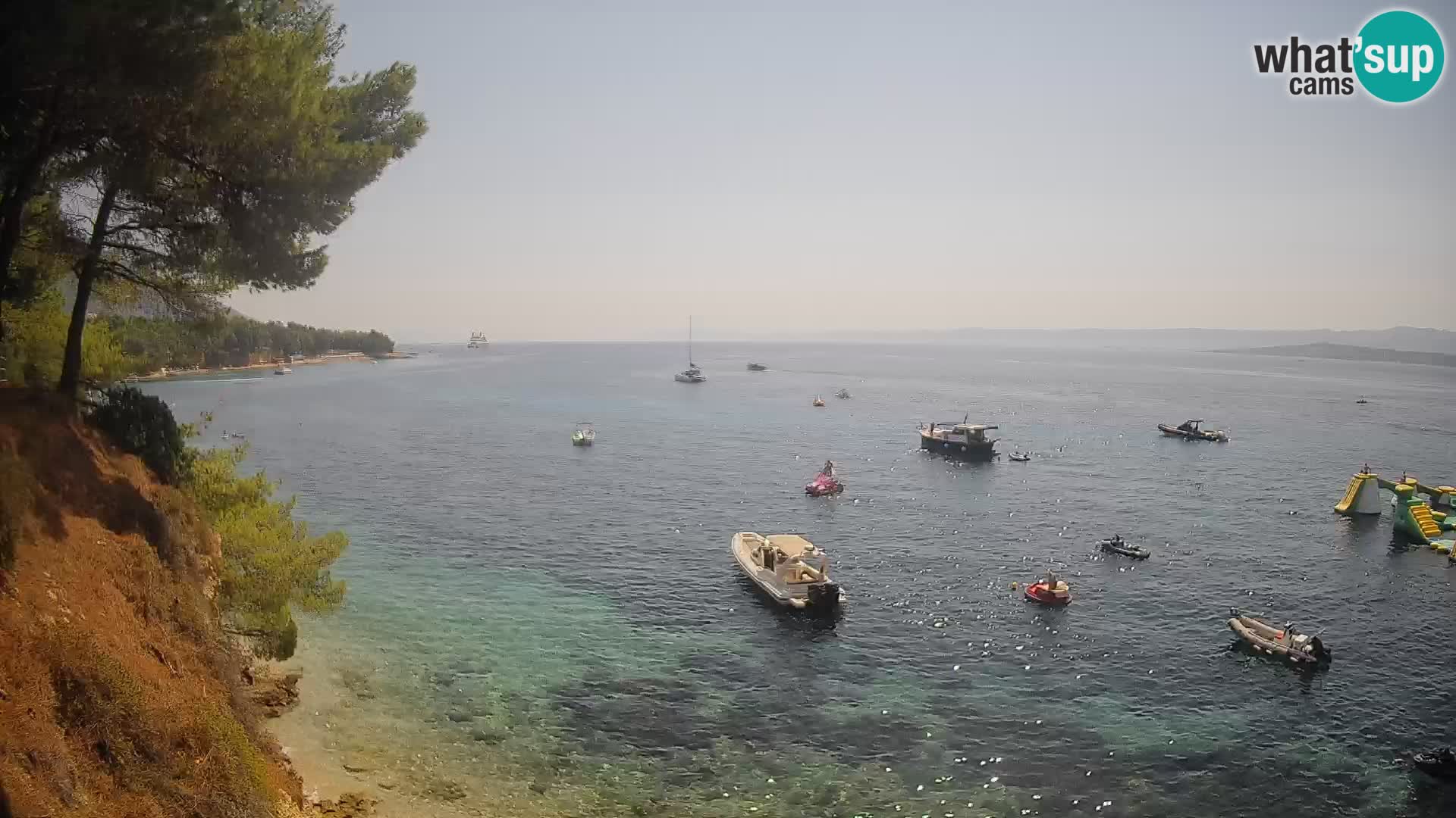 Spletna kamera Plaža Potočine Bol – Pogled v živo na plažo Borak, otok Brač