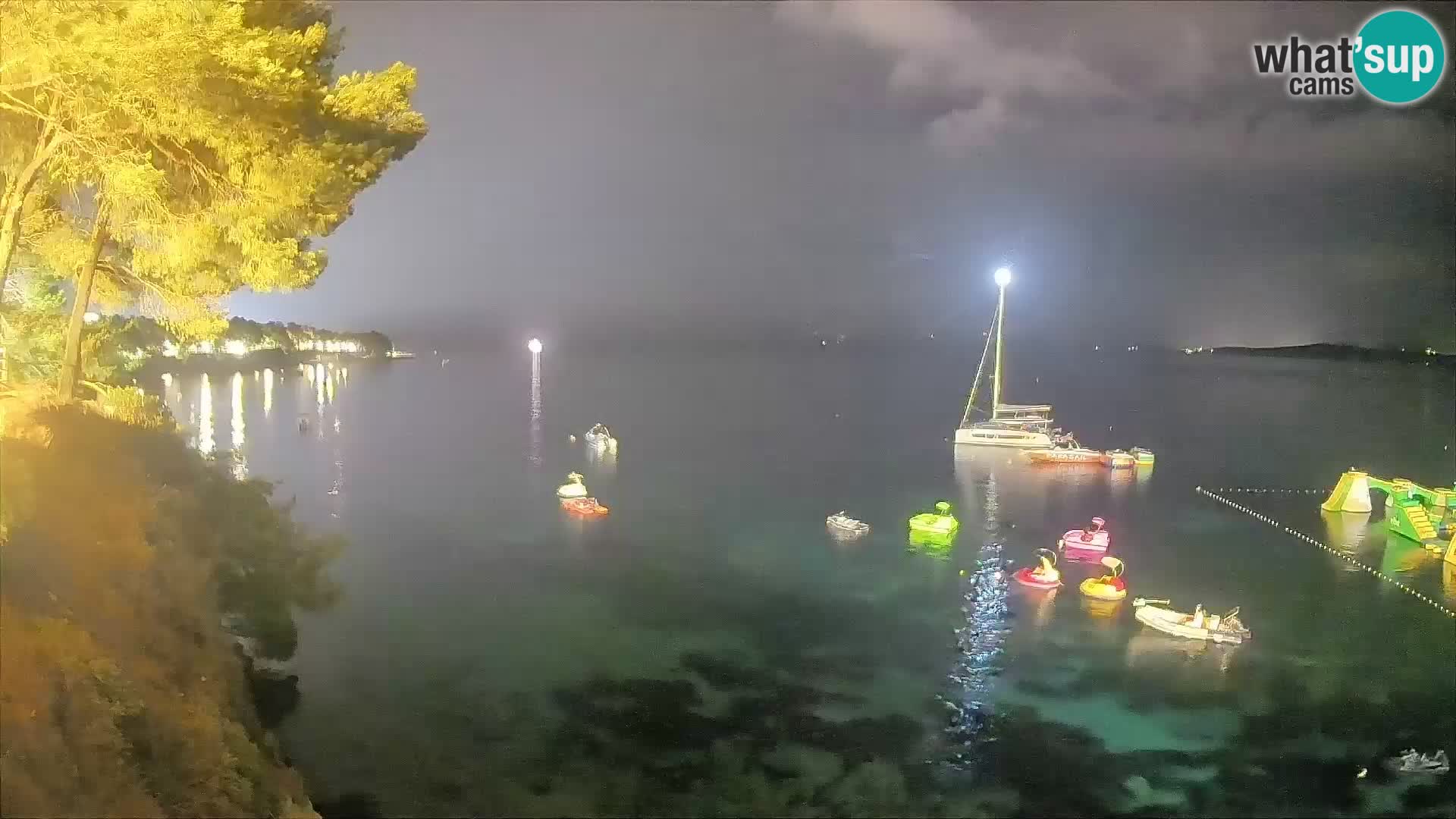 Webcam Spiaggia Potočine Bol – Vista live sulla spiaggia Borak, Isola di Brač