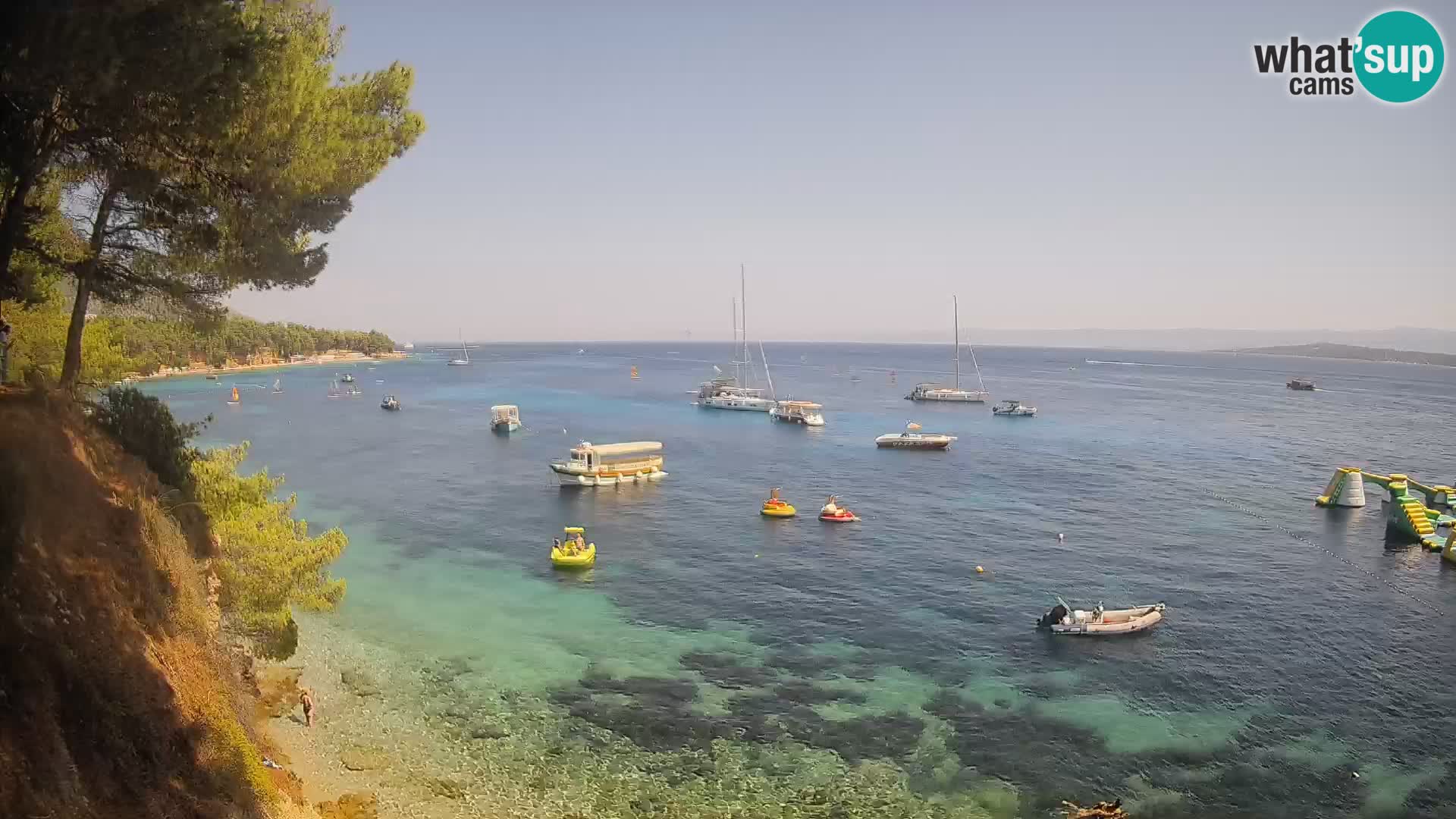 Spletna kamera Plaža Potočine Bol – Pogled v živo na plažo Borak, otok Brač