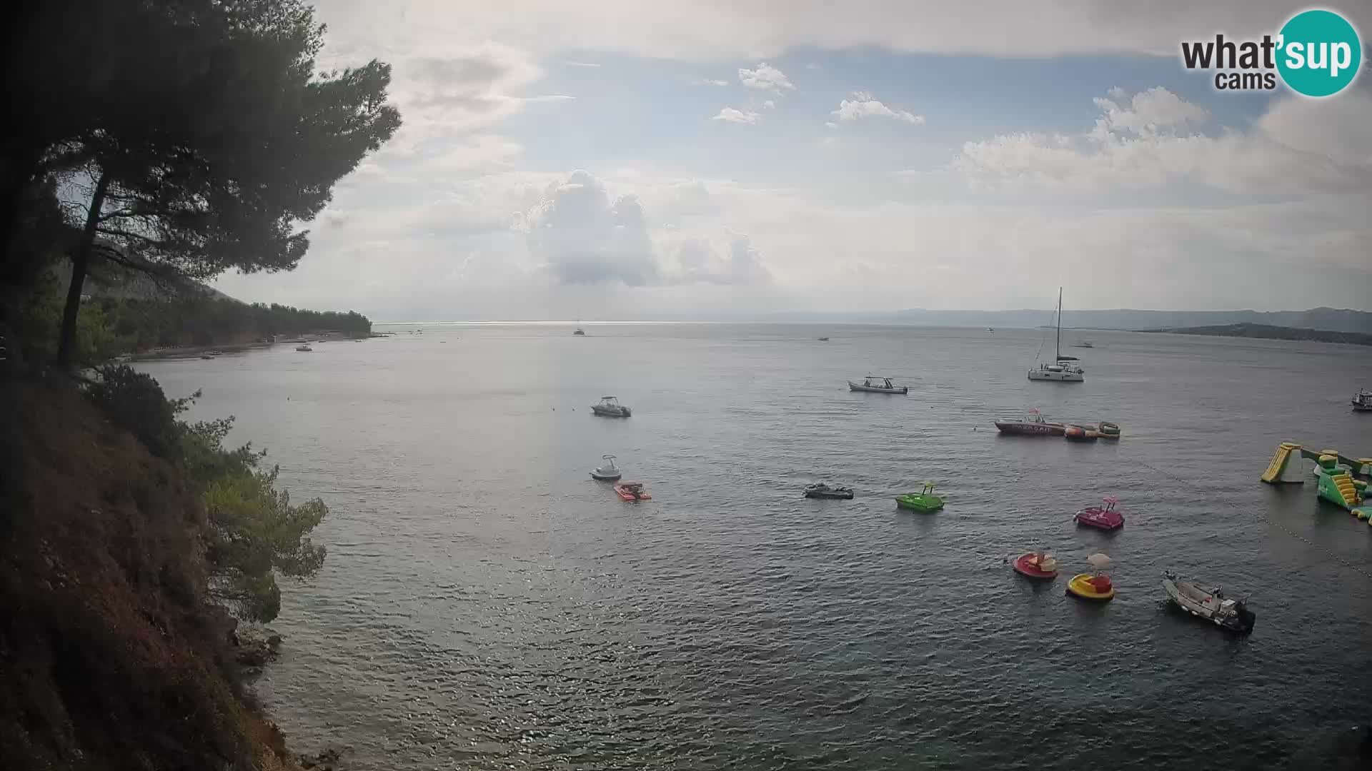 Spletna kamera Plaža Potočine Bol – Pogled v živo na plažo Borak, otok Brač