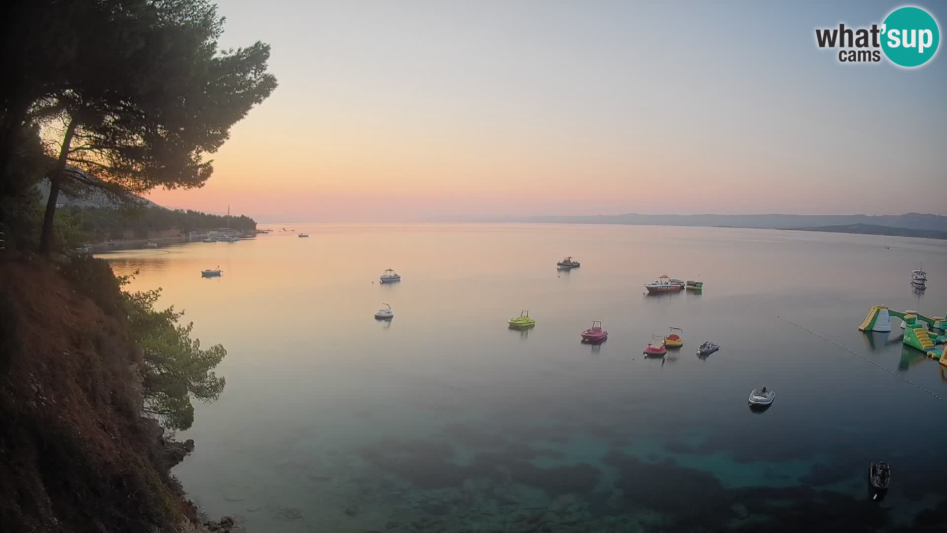 Spletna kamera Plaža Potočine Bol – Pogled v živo na plažo Borak, otok Brač