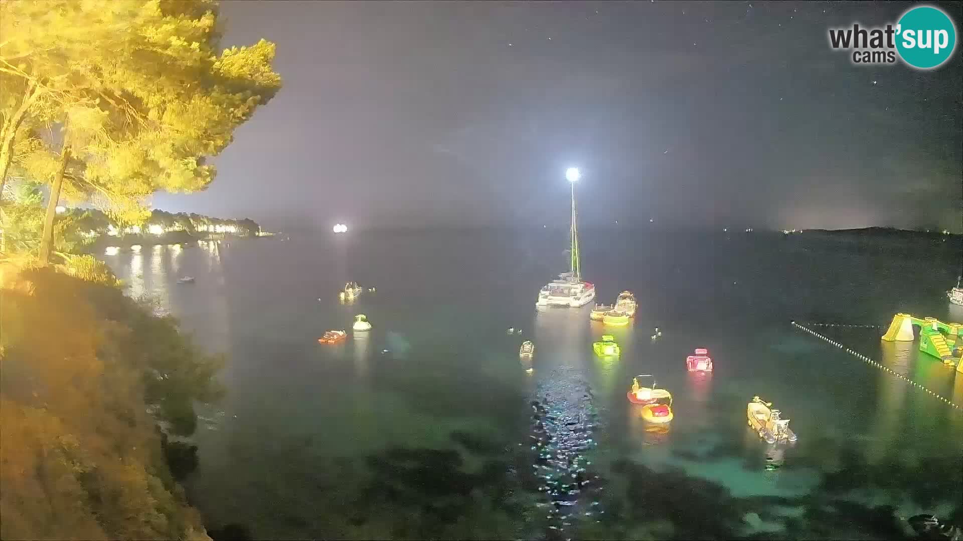 Webcam Spiaggia Potočine Bol – Vista live sulla spiaggia Borak, Isola di Brač