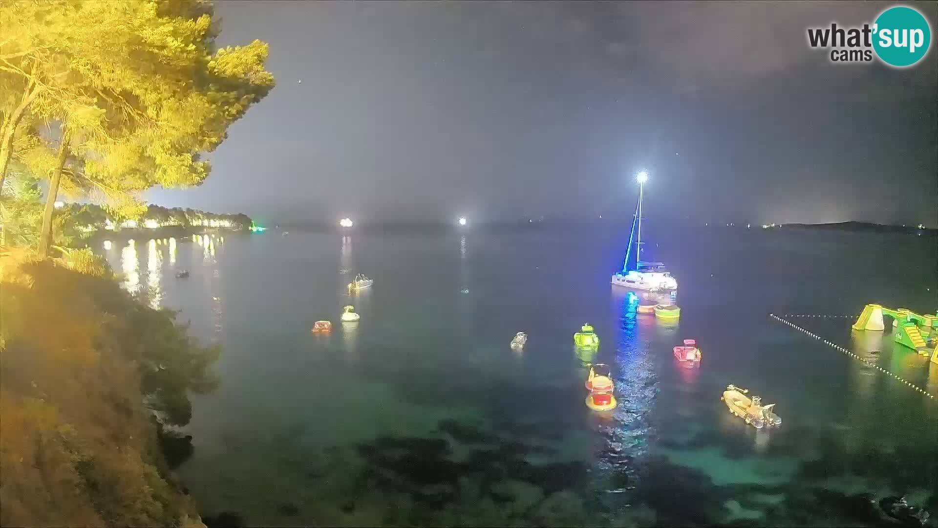Webcam Spiaggia Potočine Bol – Vista live sulla spiaggia Borak, Isola di Brač