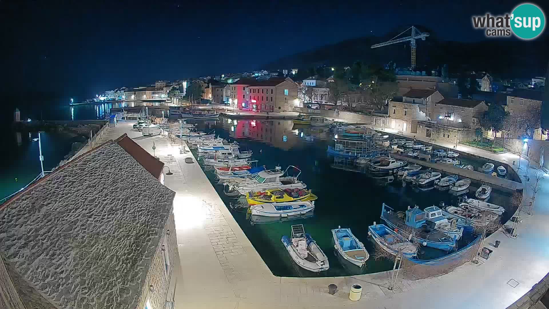 Webcam Bol Harbour – Live View of Bol Riva & Marina