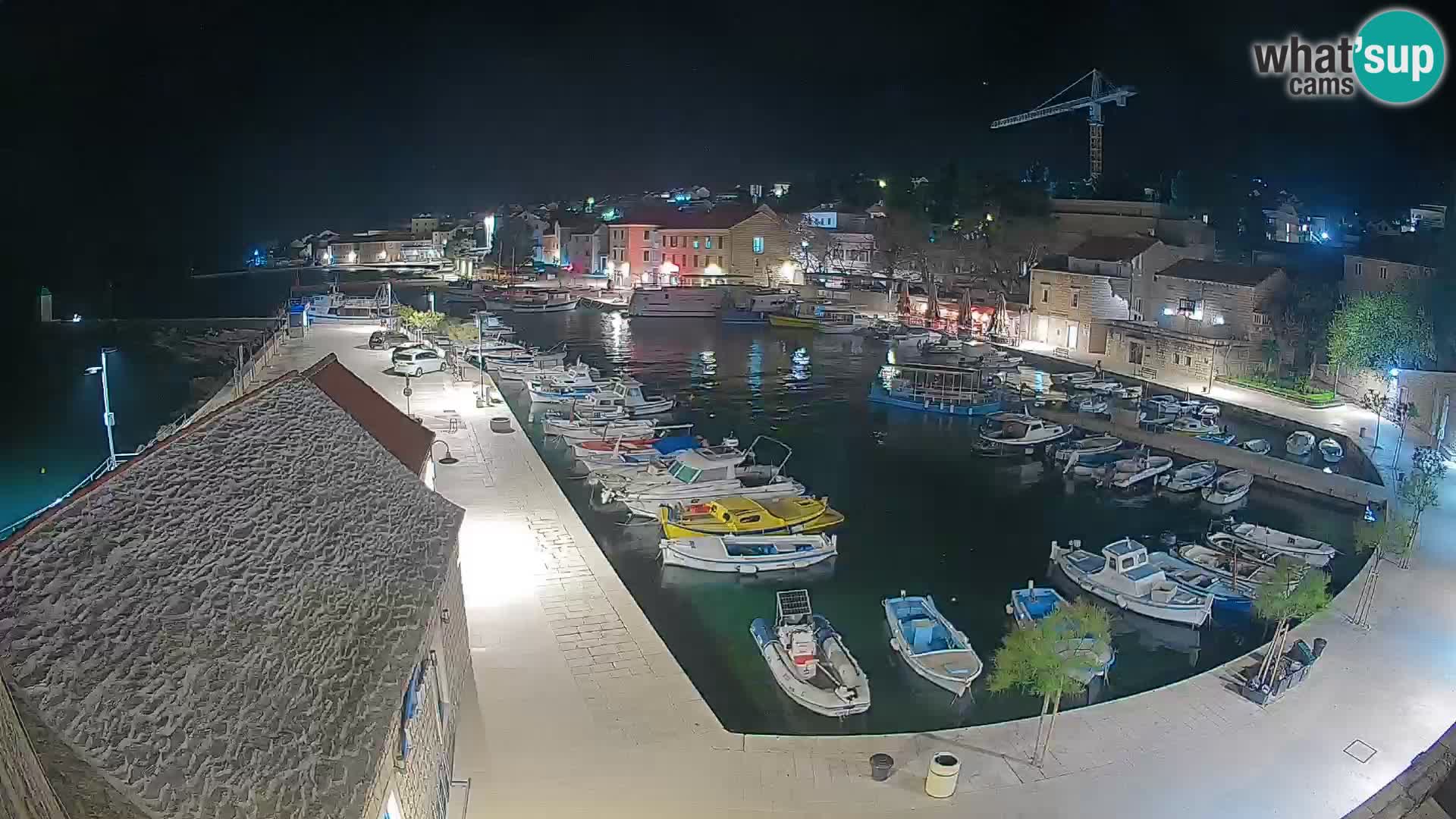 Webcam Bol Hafen – Liveblick auf Bol Riva & Marina