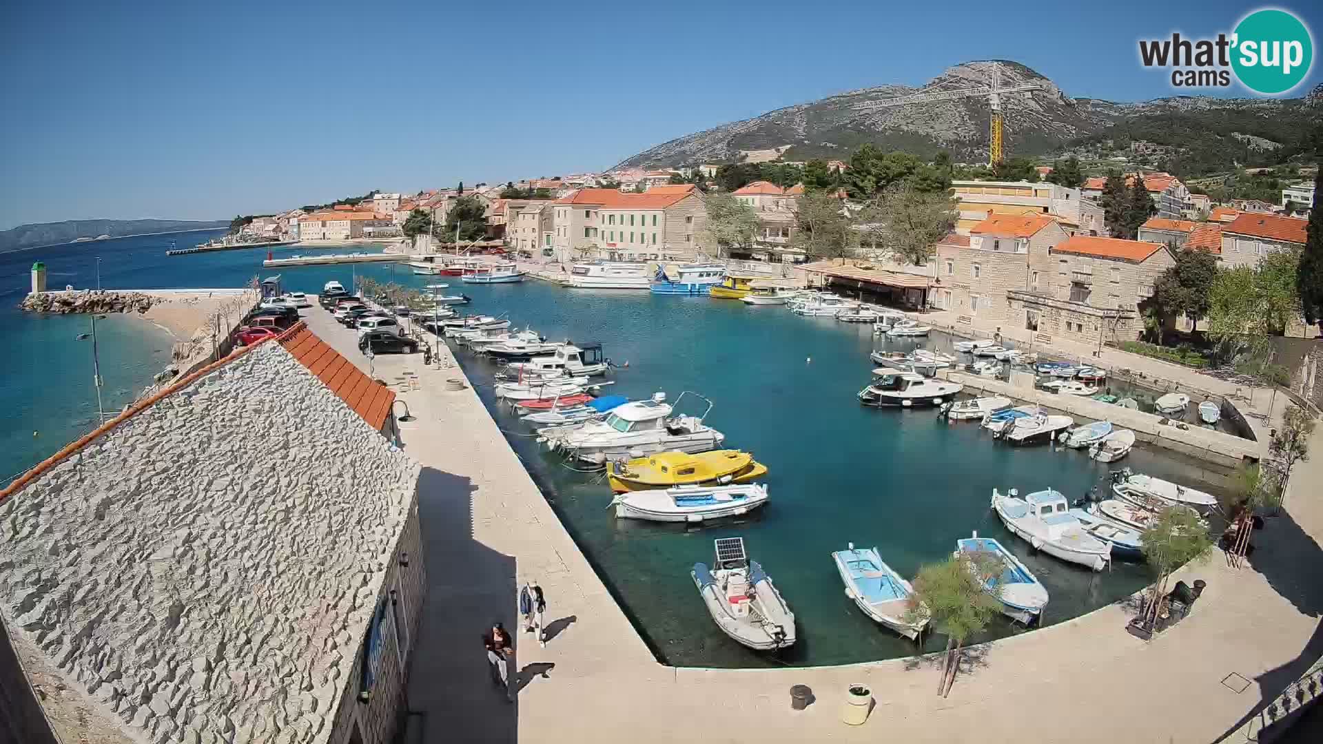 Webcam porto di Bol – Vista live sulla Riva e Marina