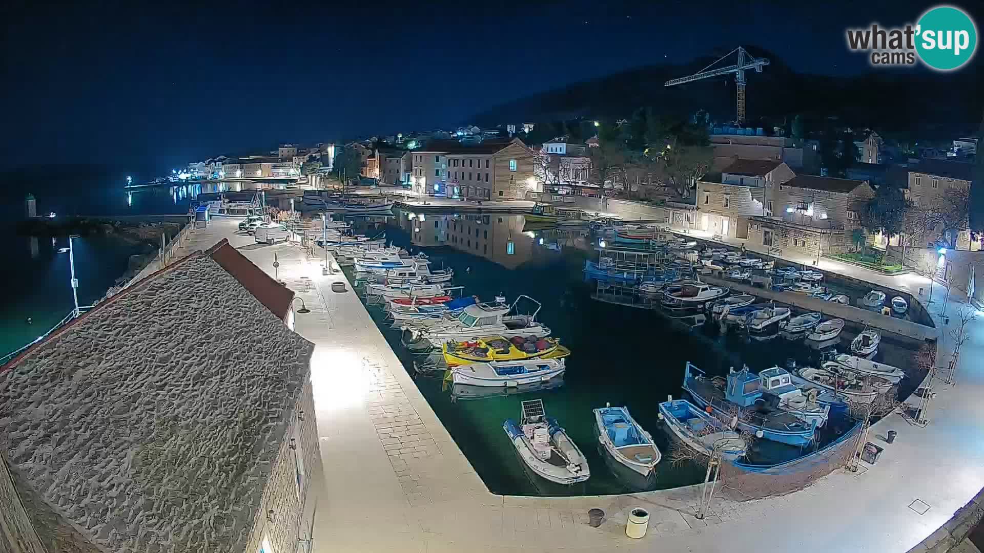 Webcam porto di Bol – Vista live sulla Riva e Marina