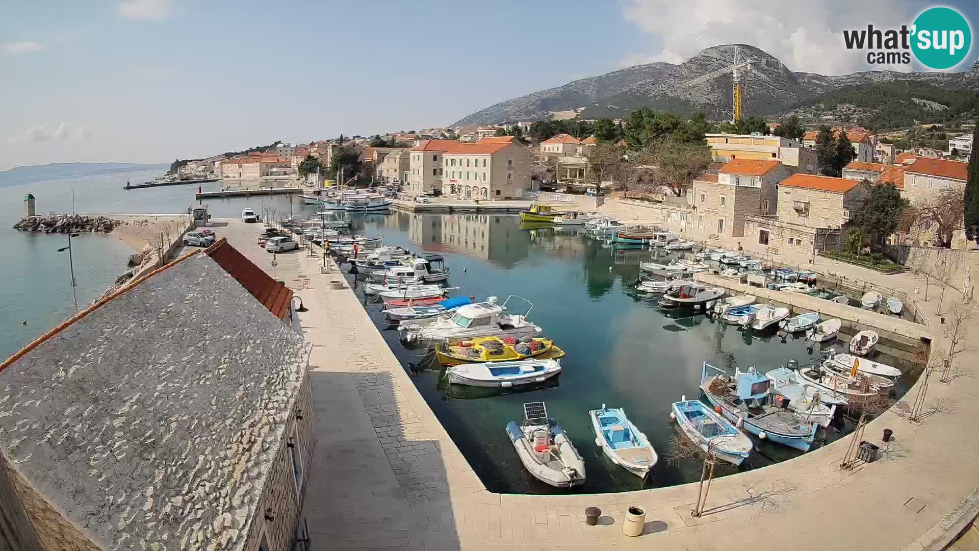 Webcam porto di Bol – Vista live sulla Riva e Marina