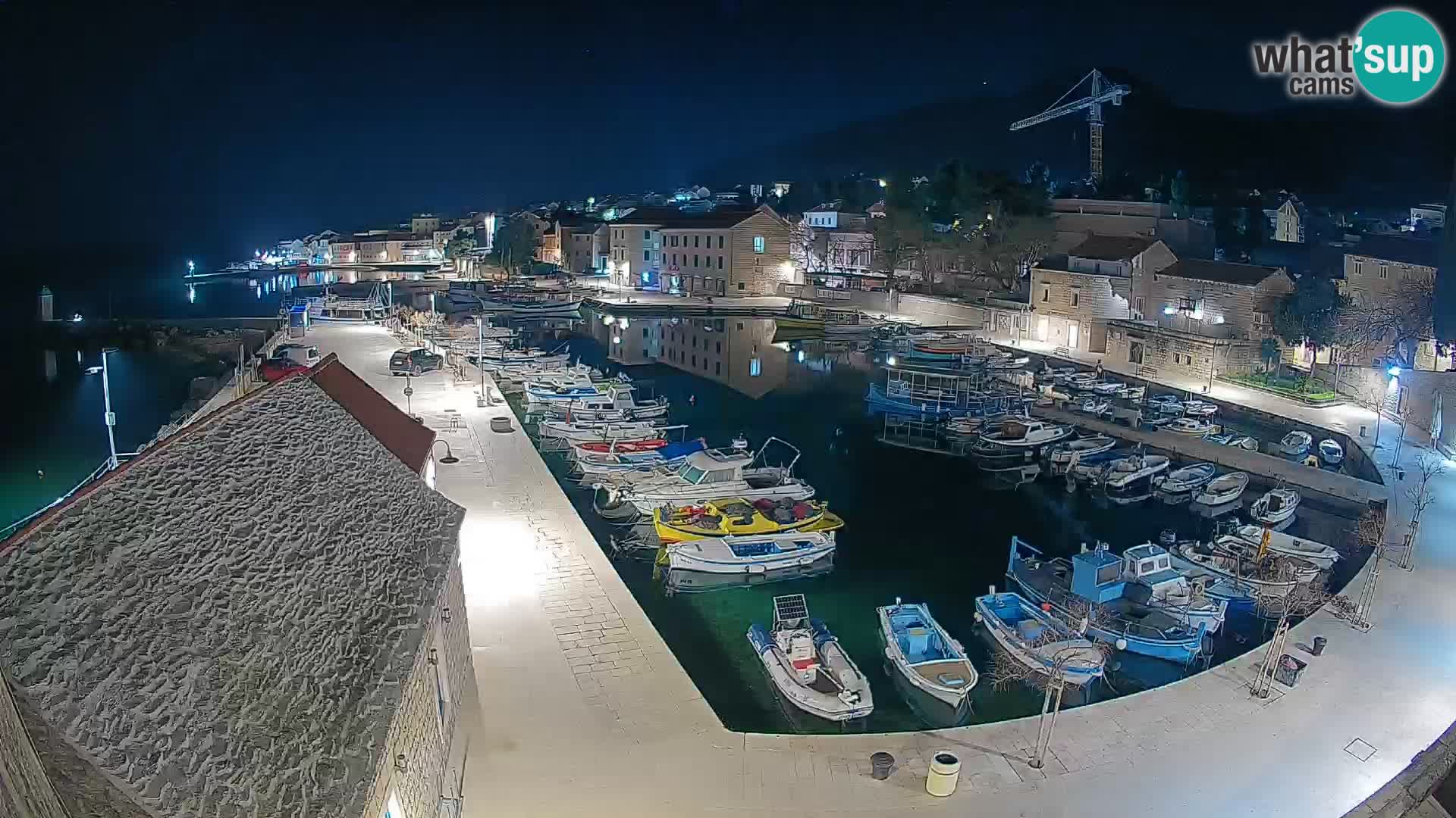 Webcam porto di Bol – Vista live sulla Riva e Marina