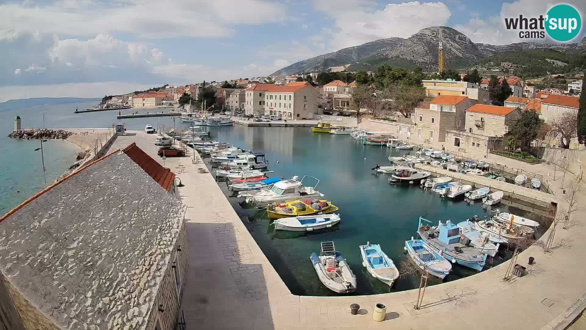 Webcam Bol Harbour – Live View of Bol Riva & Marina
