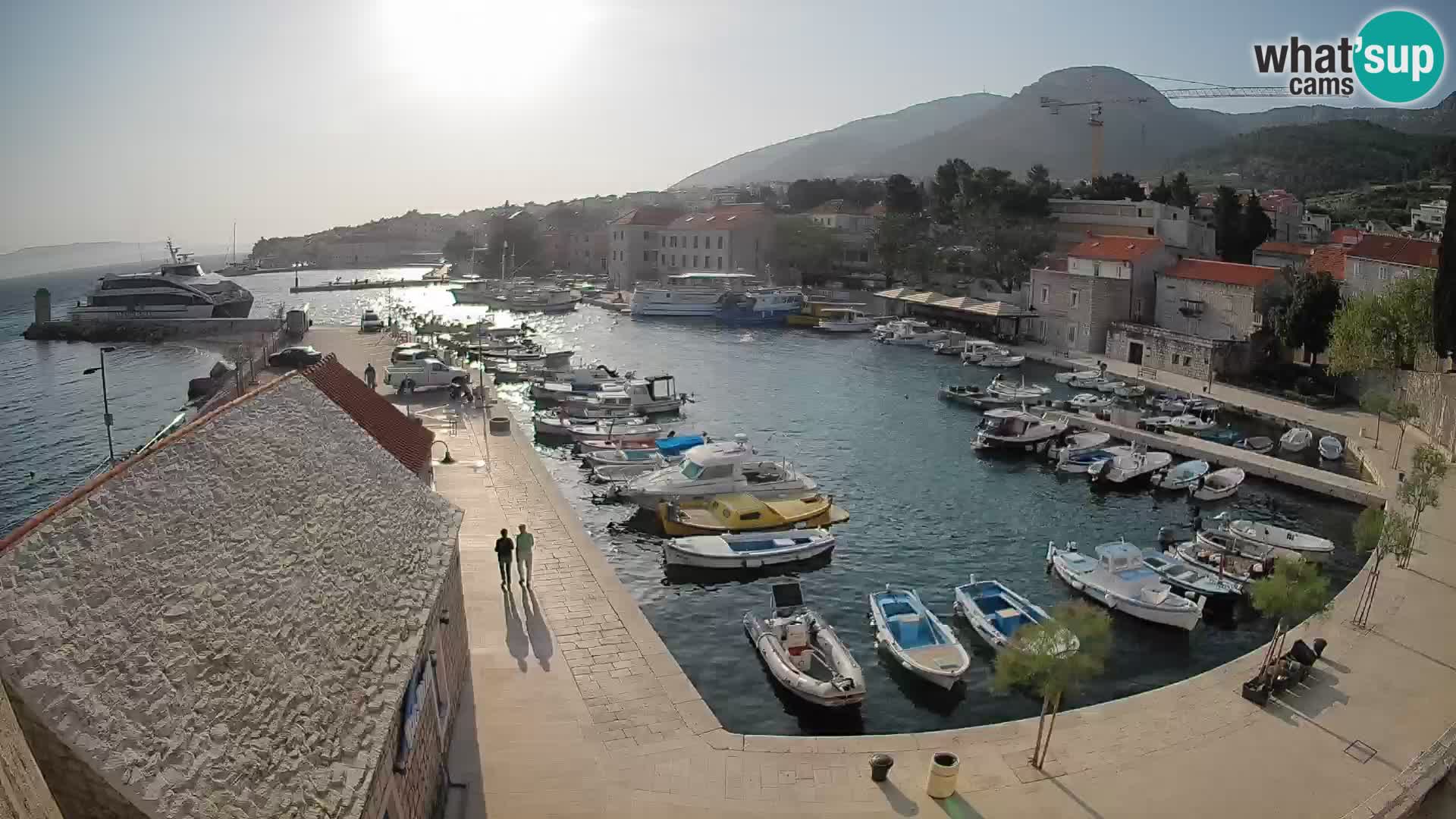 Webcam Bol Harbour – Live View of Bol Riva & Marina