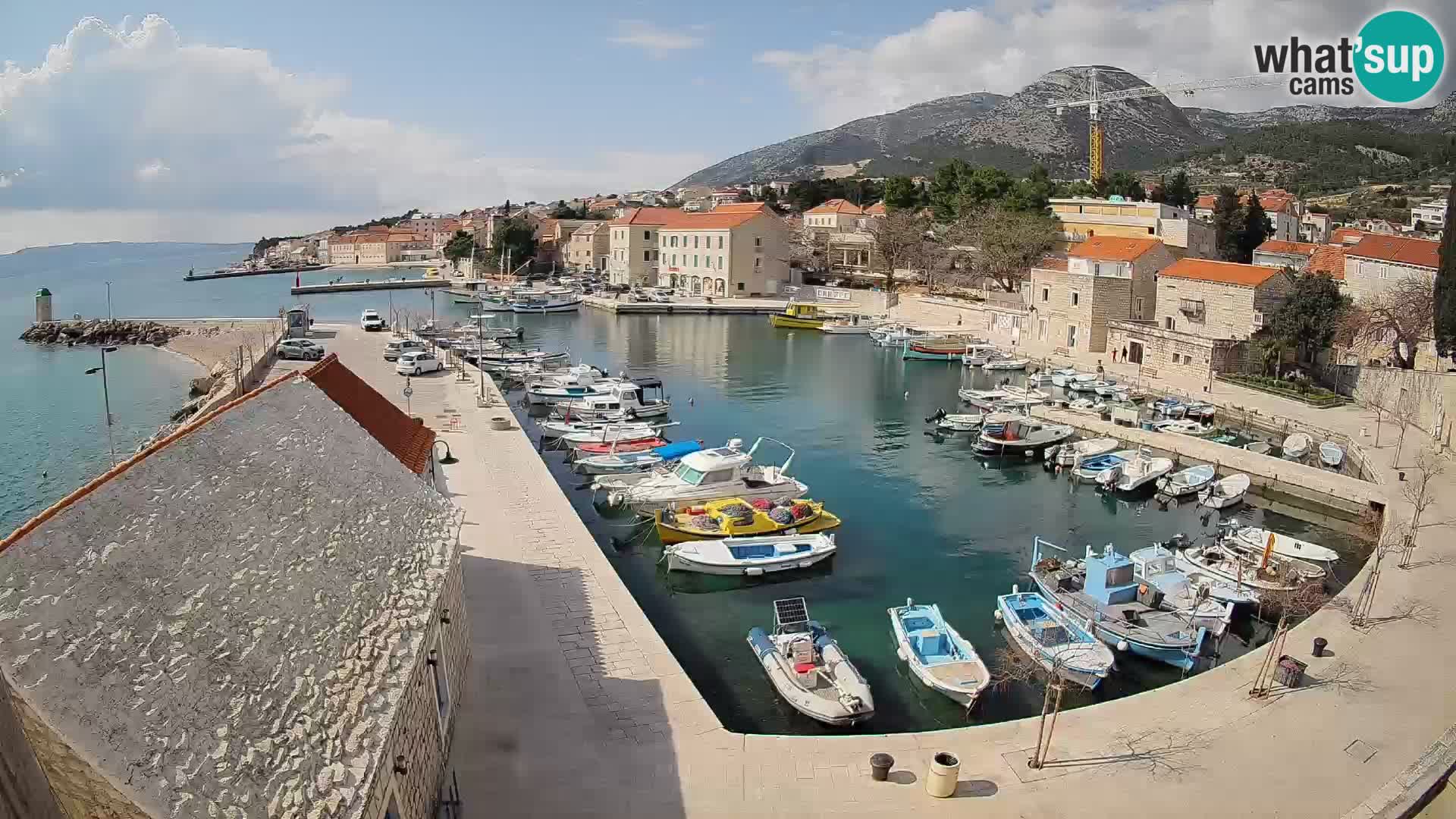 Webcam porto di Bol – Vista live sulla Riva e Marina