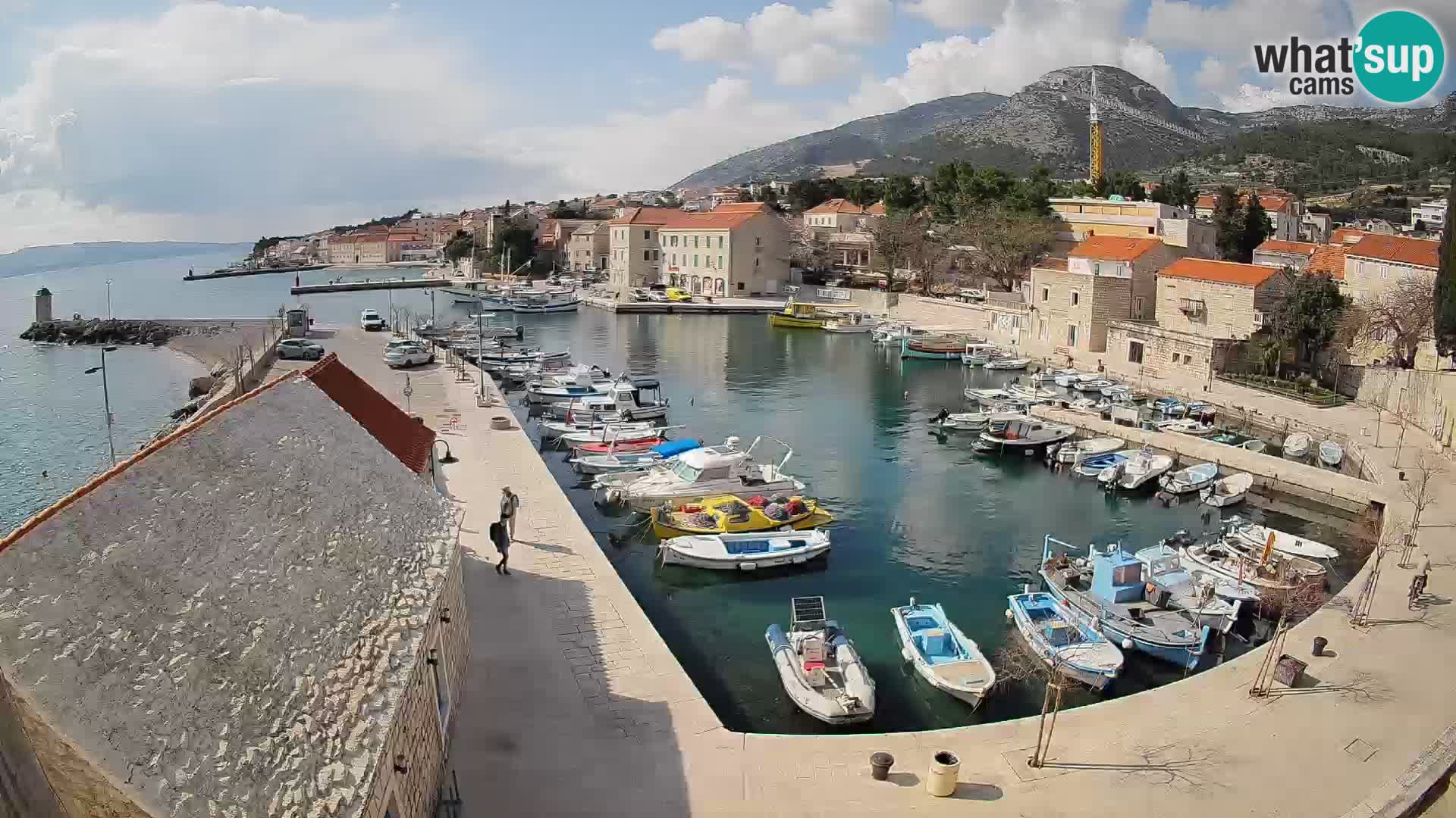 Webcam Bol Harbour – Live View of Bol Riva & Marina