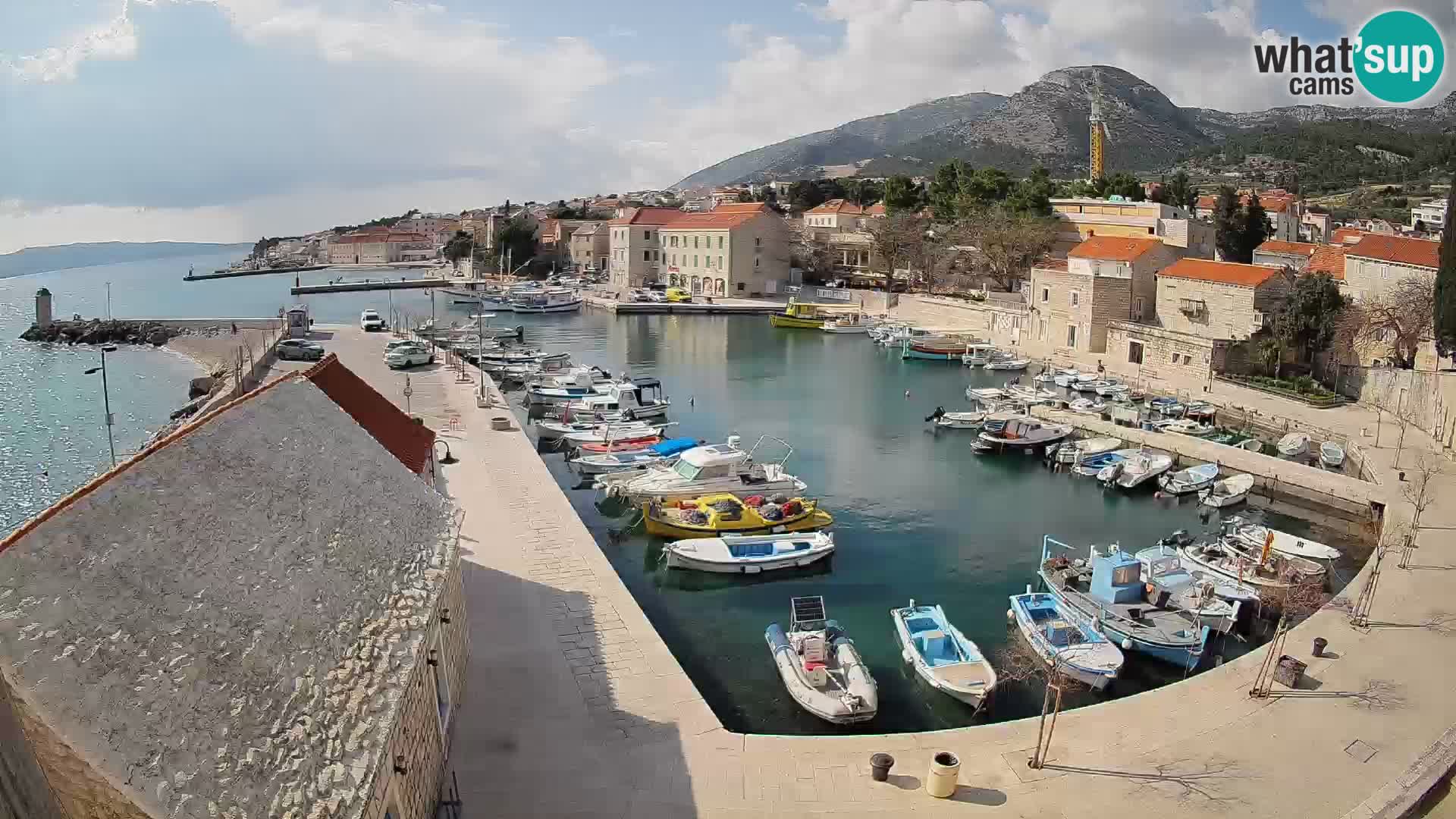 Webcam Bol Hafen – Liveblick auf Bol Riva & Marina