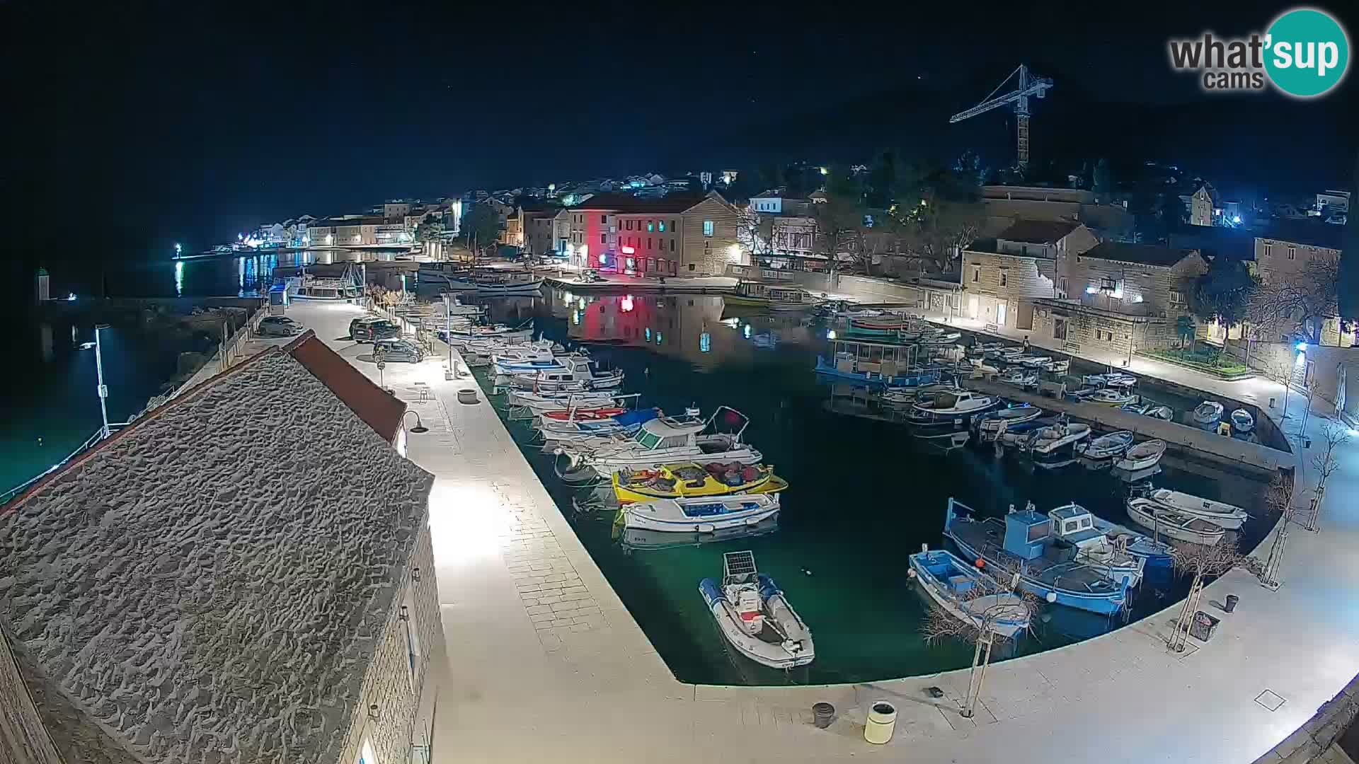 Webcam Bol Harbour – Live View of Bol Riva & Marina