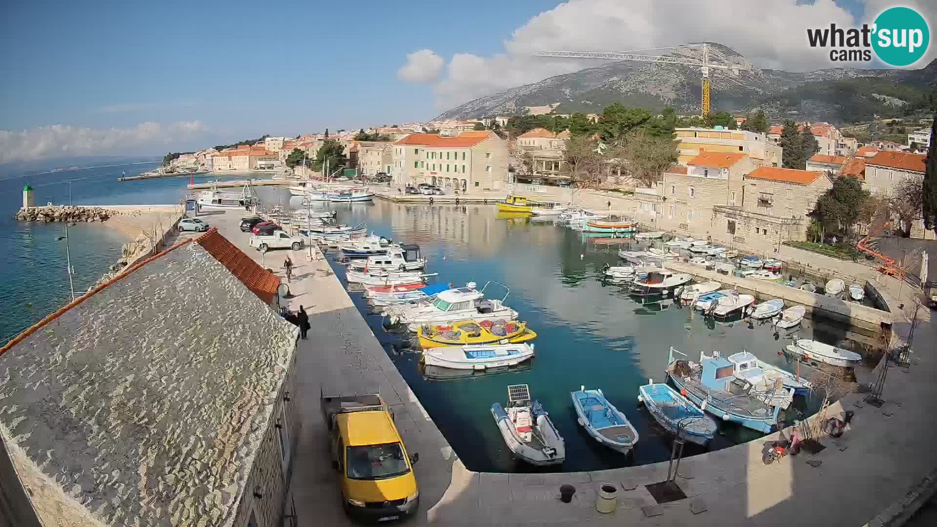 Webcam Bol Hafen – Liveblick auf Bol Riva & Marina