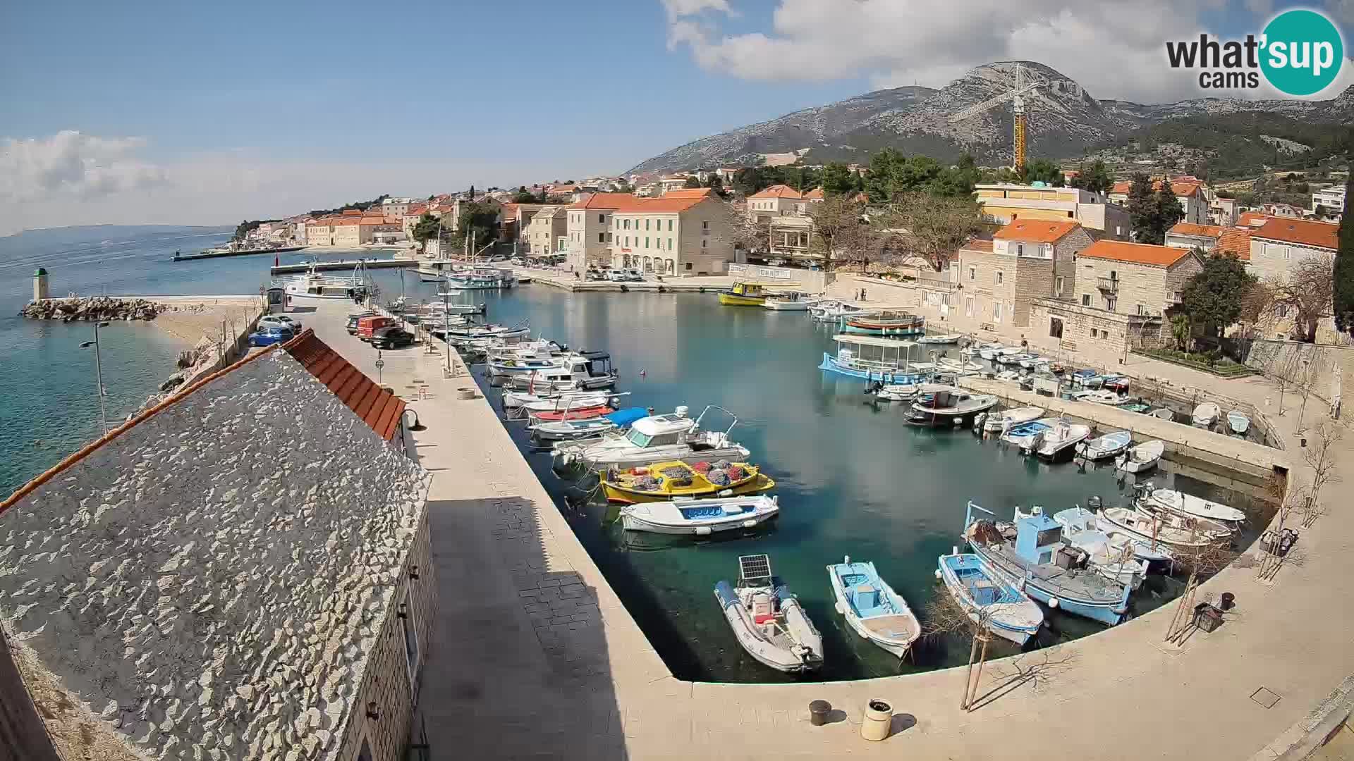 Webcam porto di Bol – Vista live sulla Riva e Marina