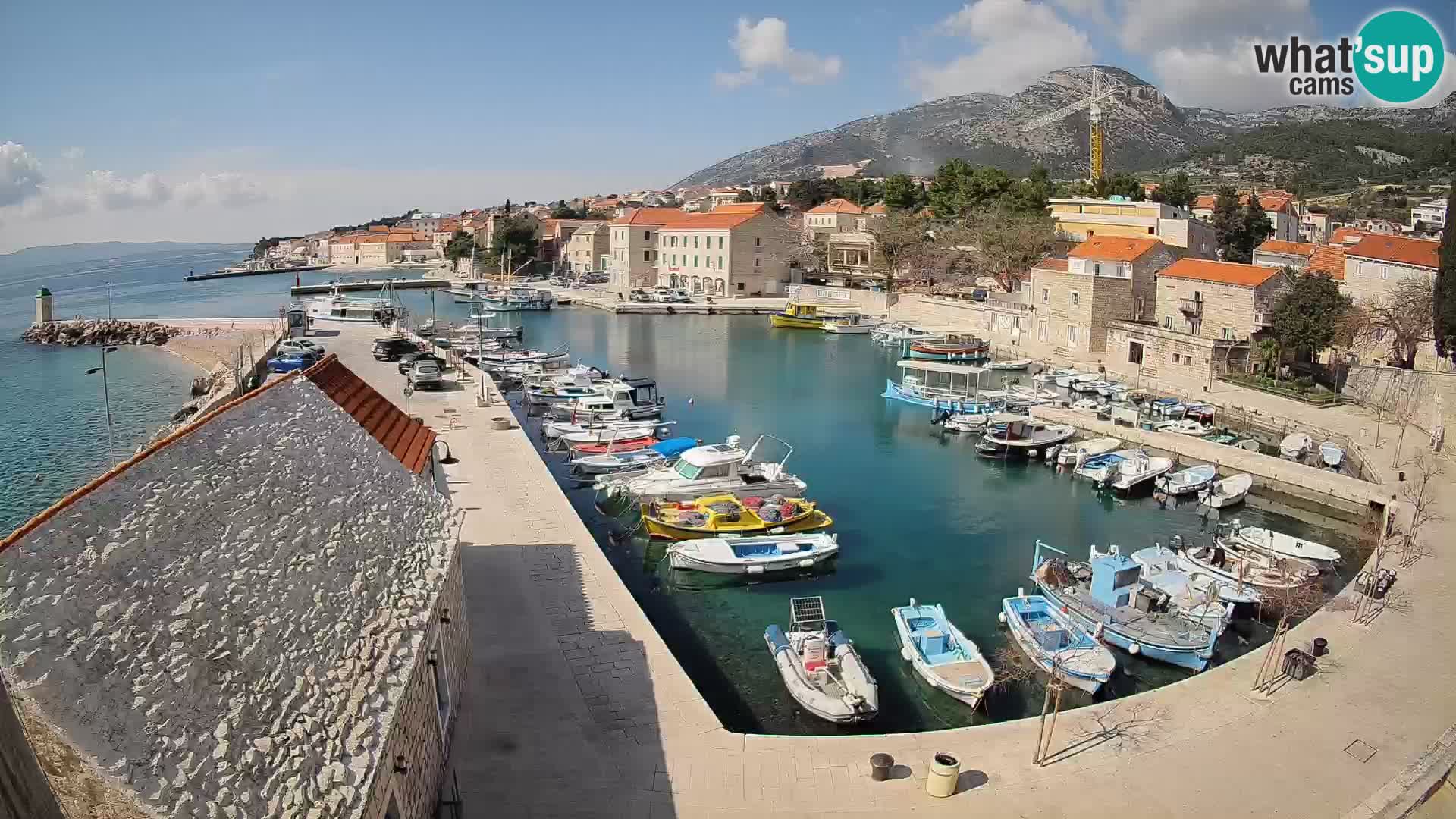 Webcam porto di Bol – Vista live sulla Riva e Marina