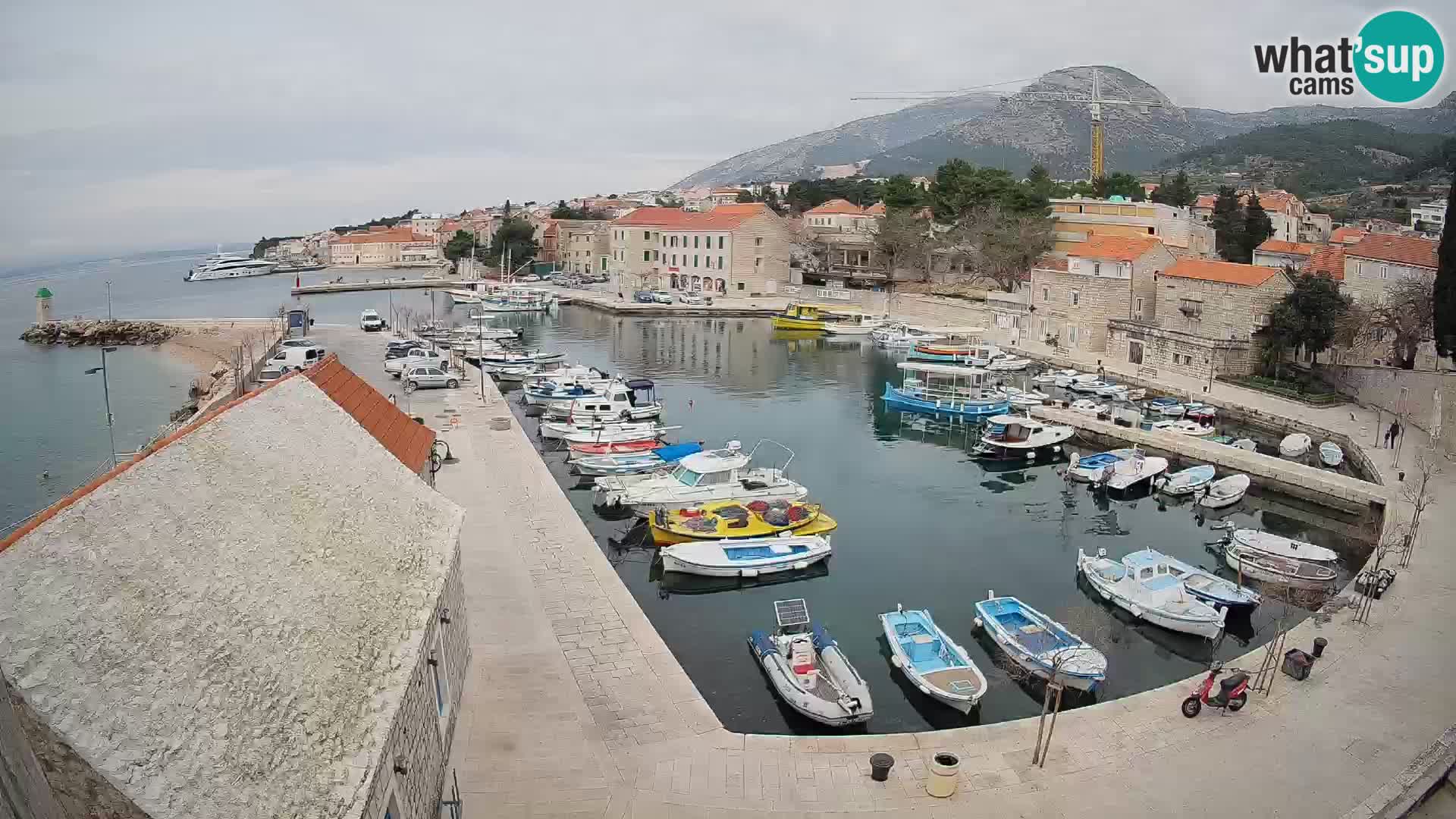 Webcam Bol Harbour – Live View of Bol Riva & Marina