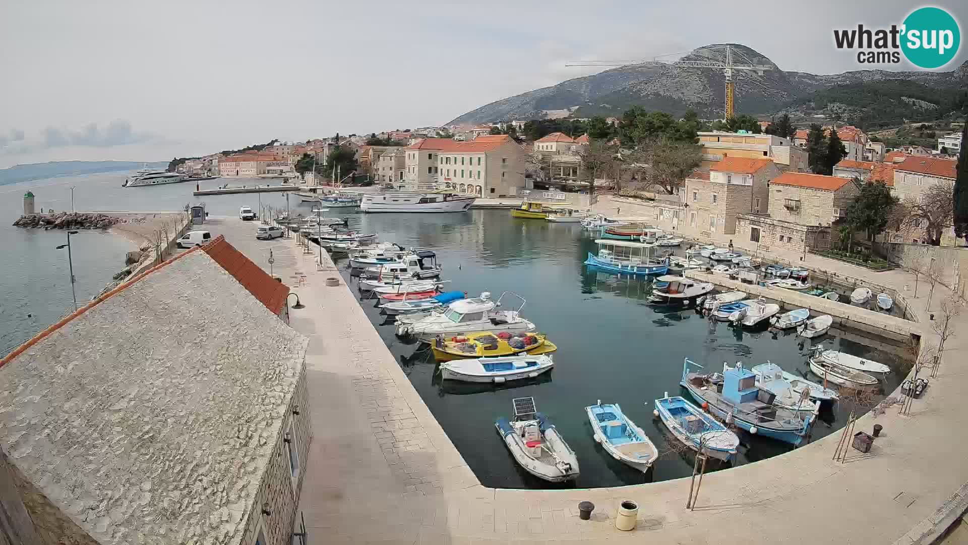 Webcam Bol Hafen – Liveblick auf Bol Riva & Marina